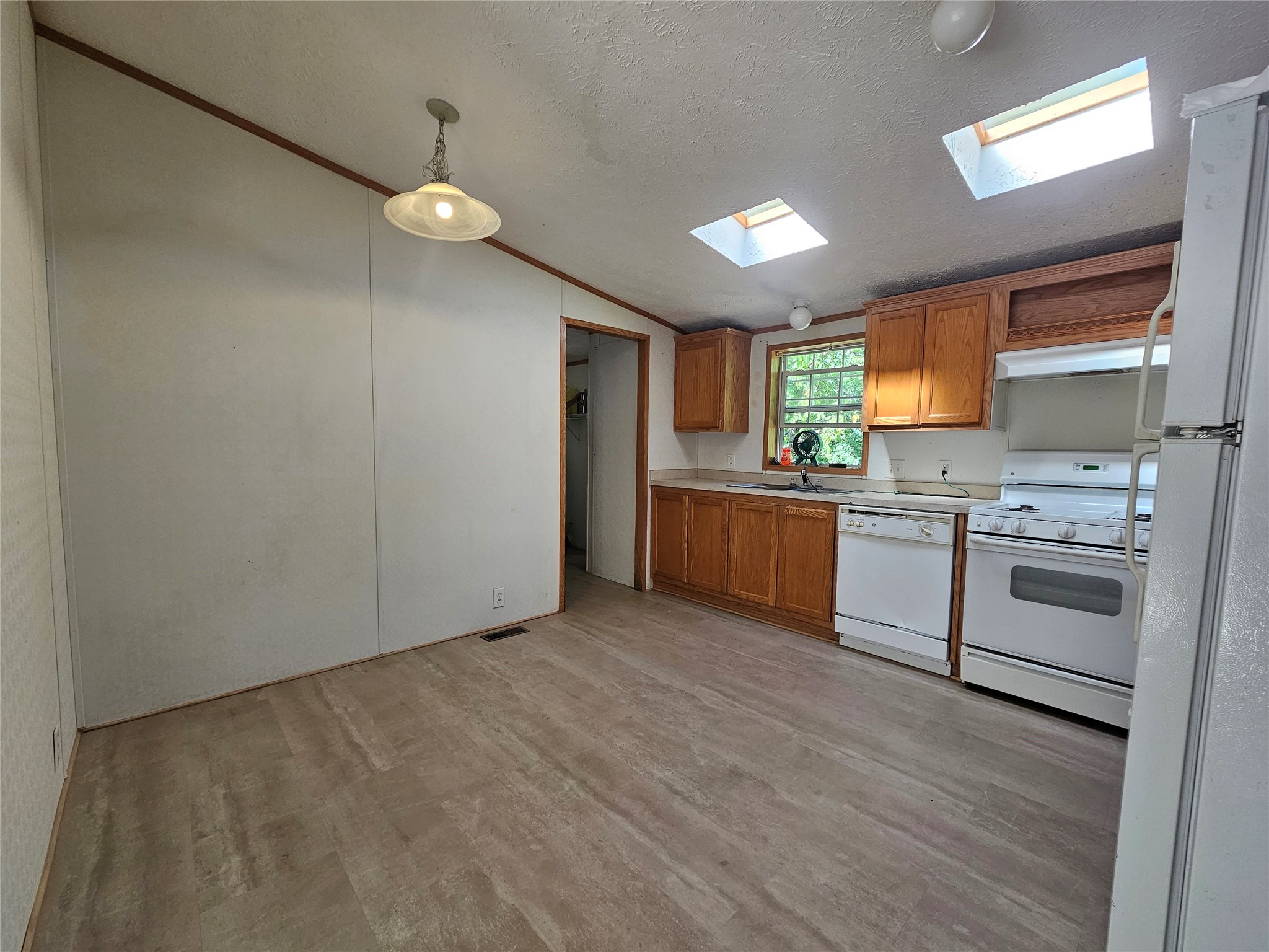 203 2nd Street Property Photo 17