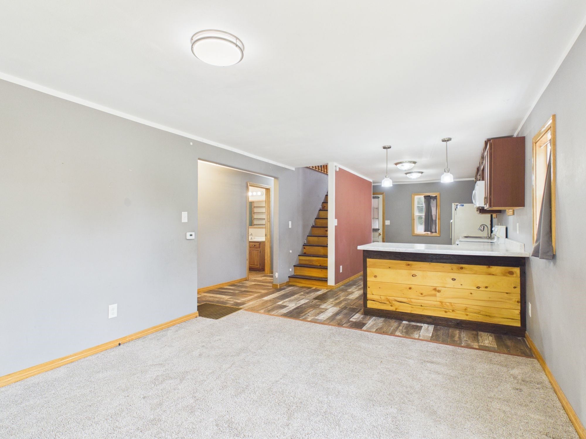7637 County Road B Property Photo 5