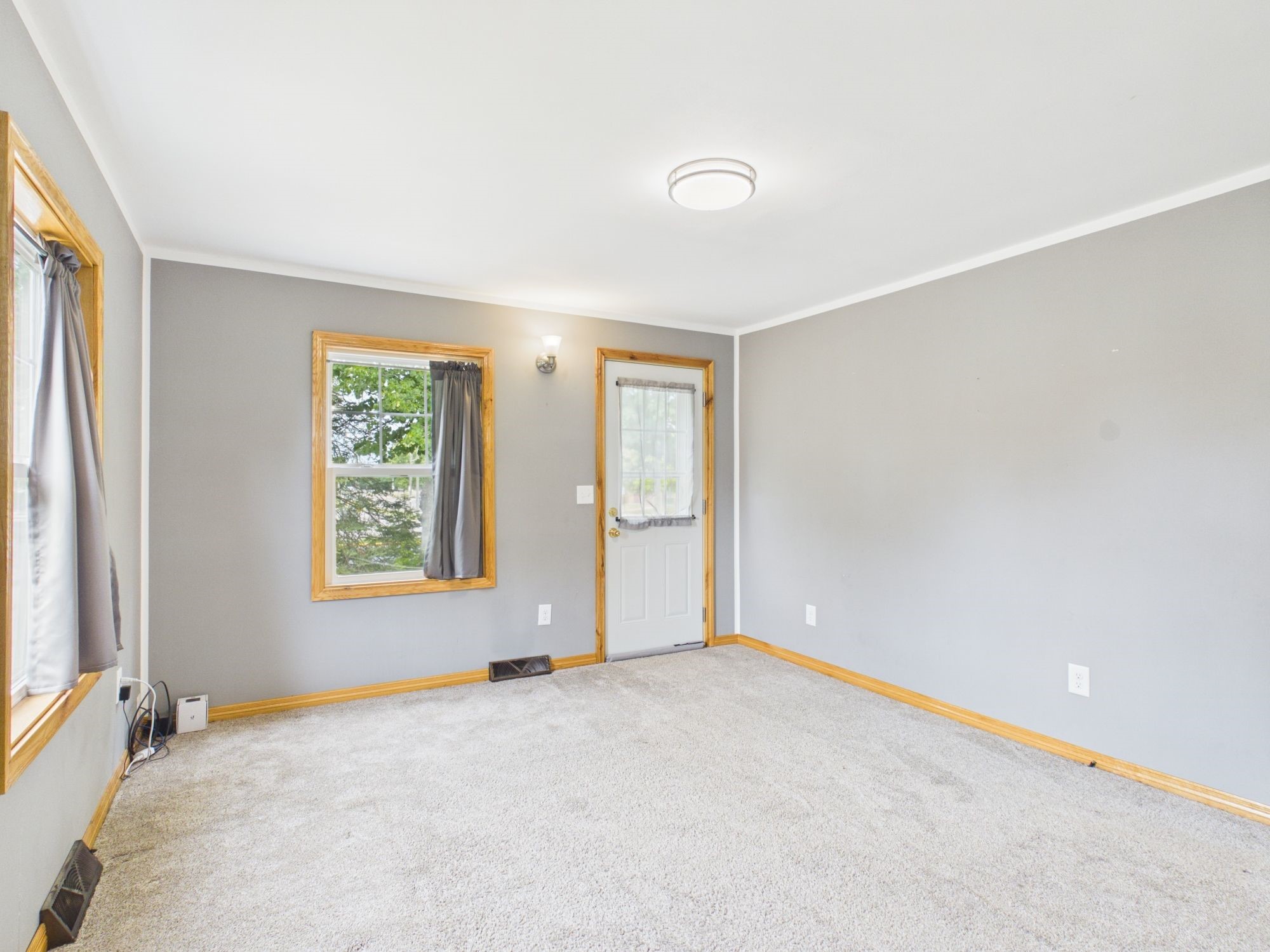 7637 County Road B Property Photo 7