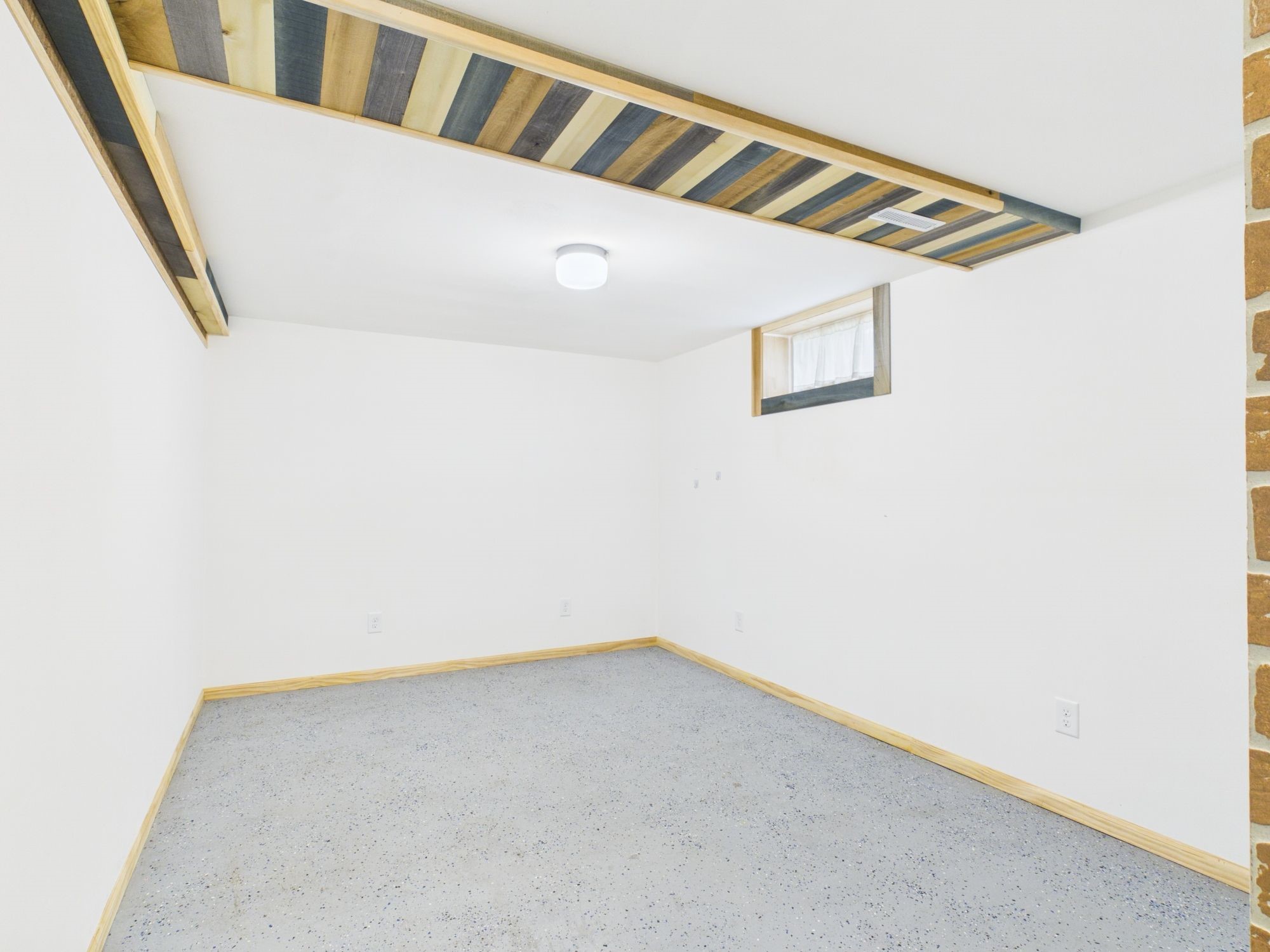 7637 County Road B Property Photo 16