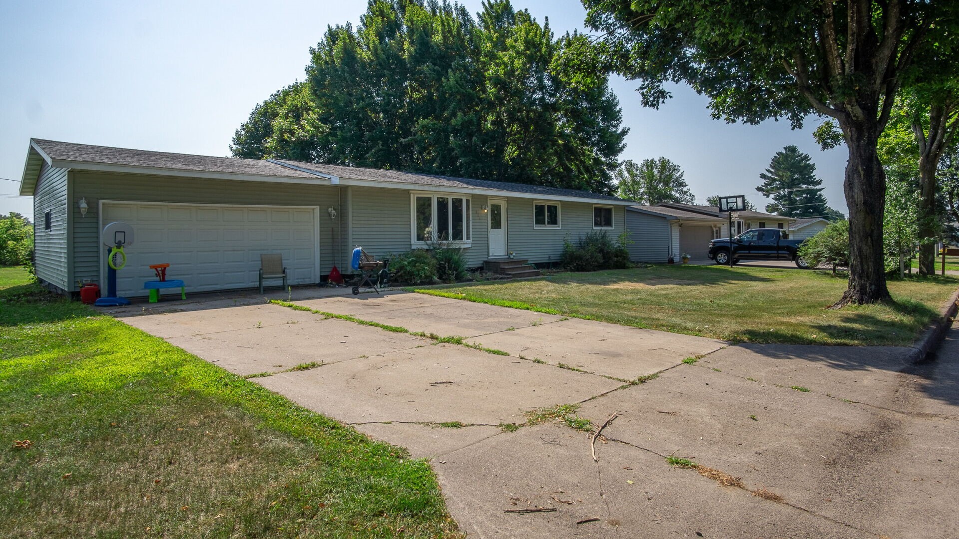 804 Thompson Street Property Photo 1