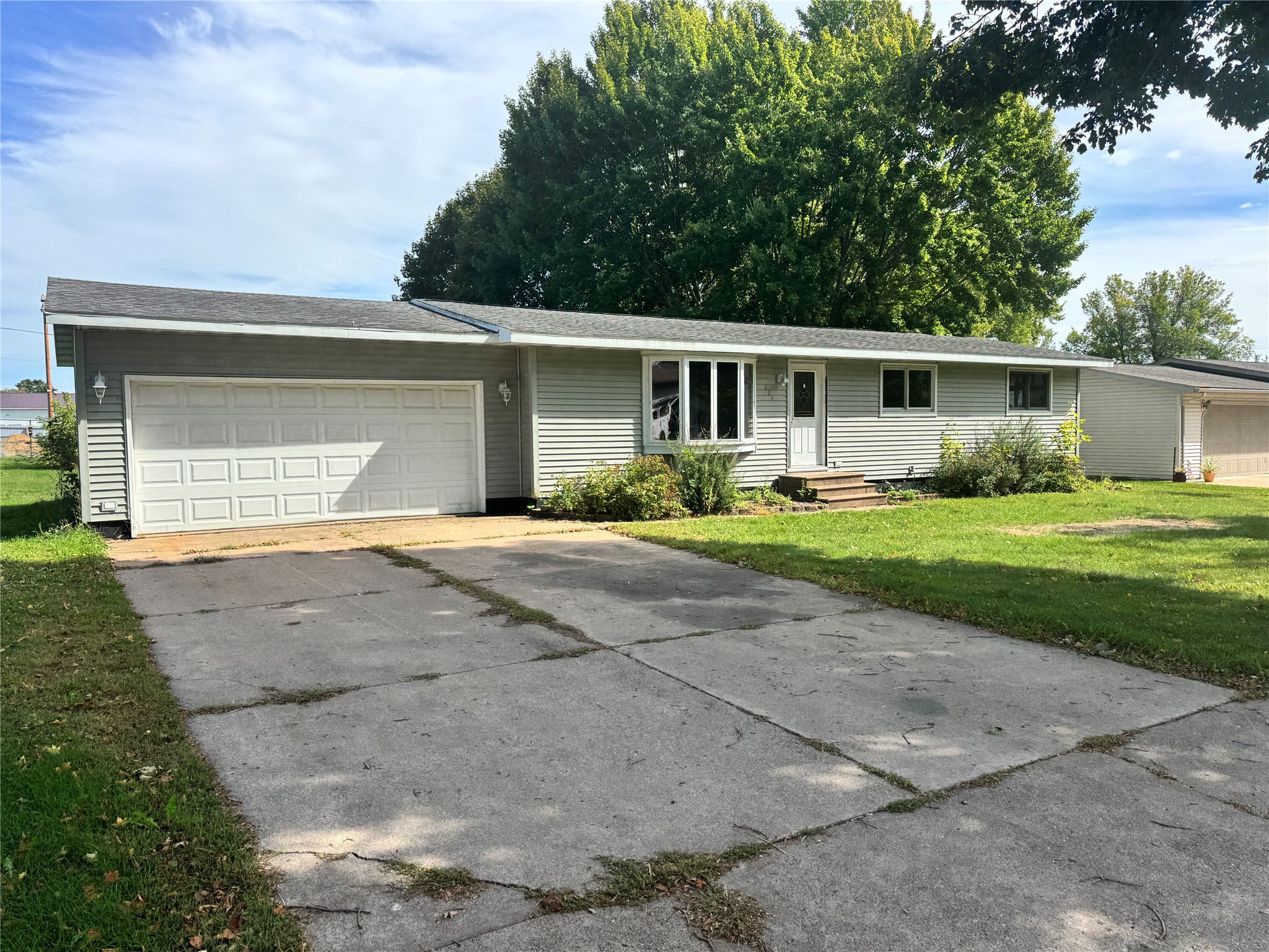804 Thompson Street Property Photo 1