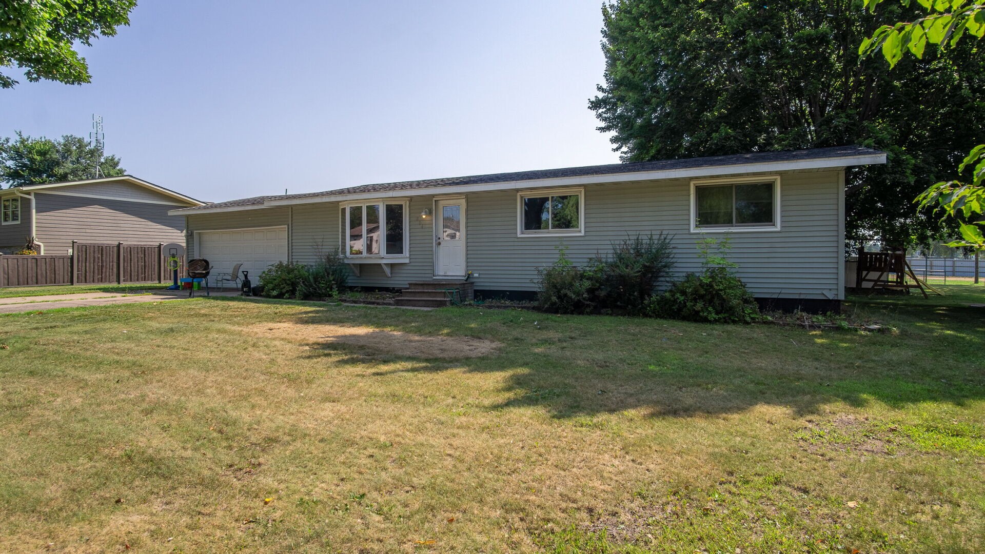 804 Thompson Street Property Photo 2
