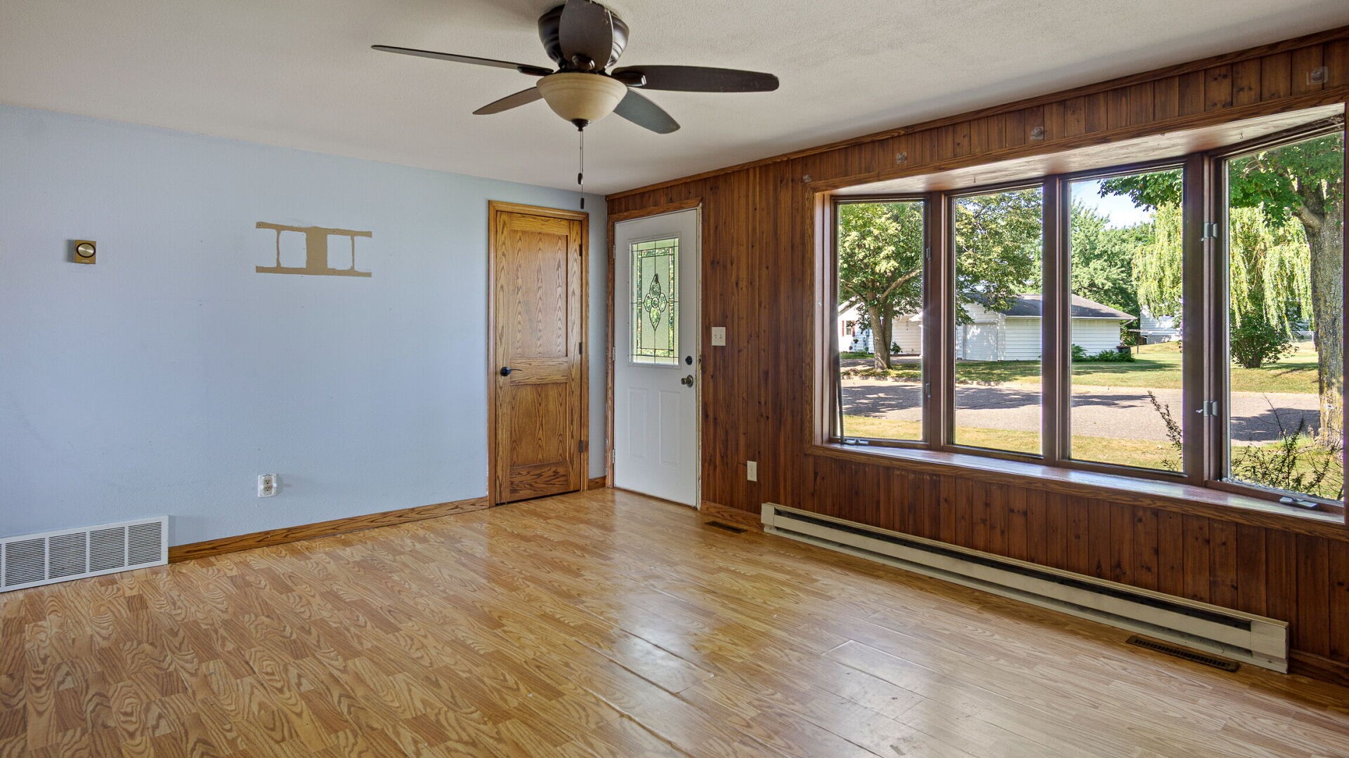 804 Thompson Street Property Photo 4