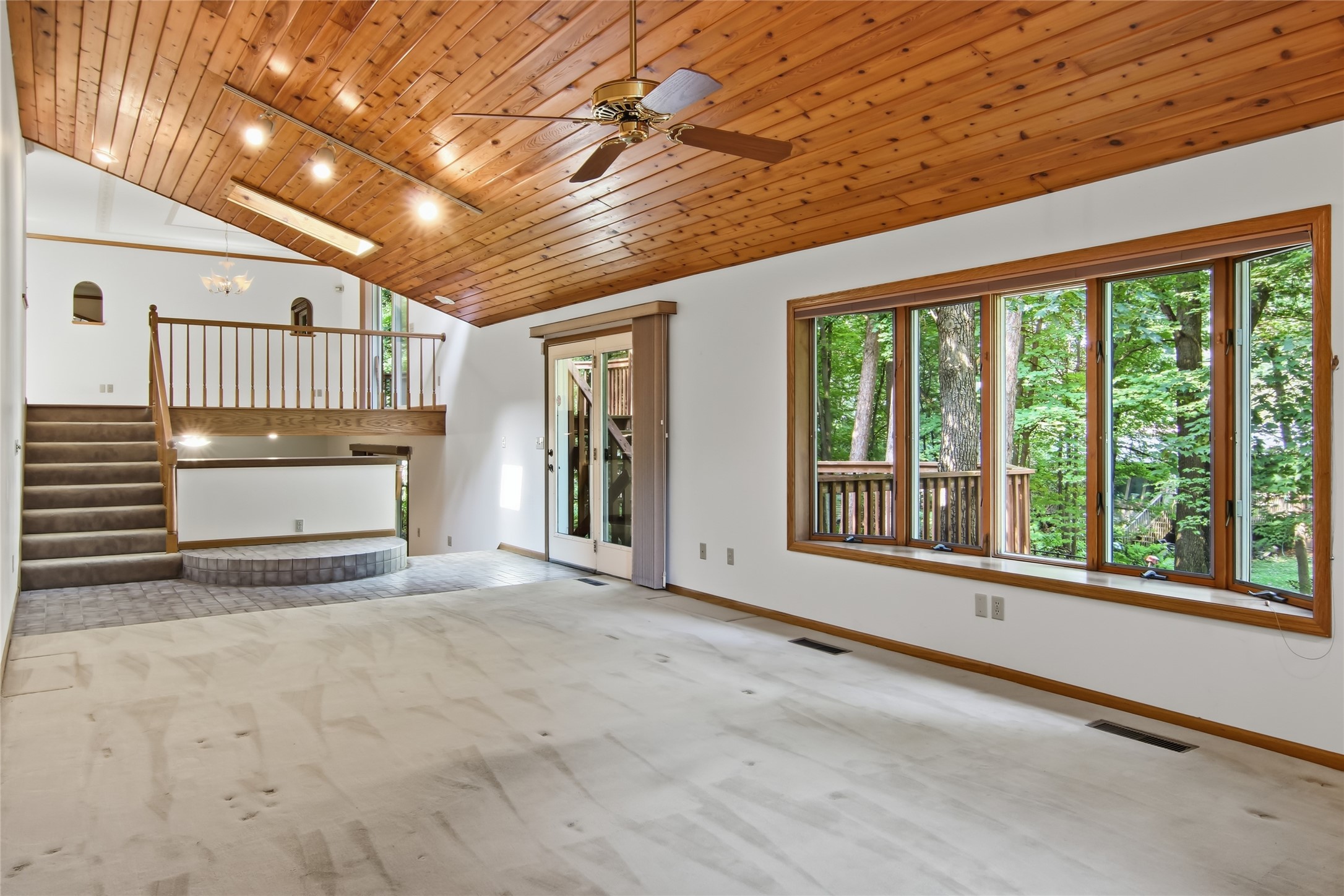 3728 Forest Heights Drive Property Photo 3