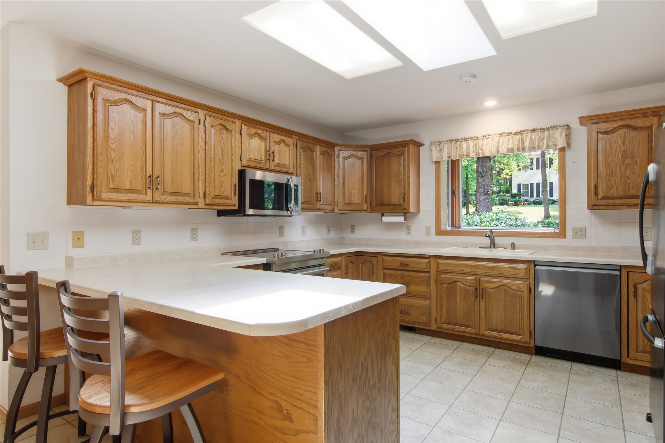 3728 Forest Heights Drive Property Photo 6