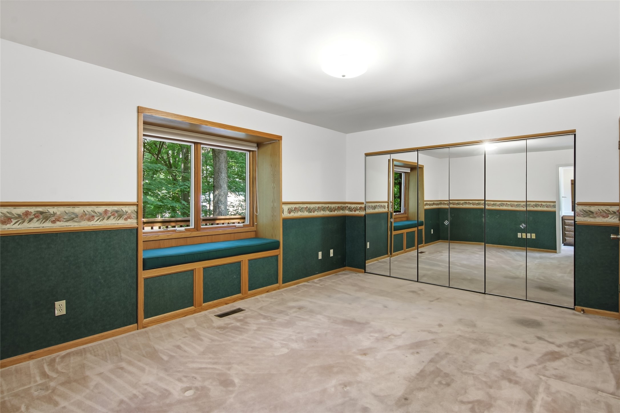 3728 Forest Heights Drive Property Photo 12