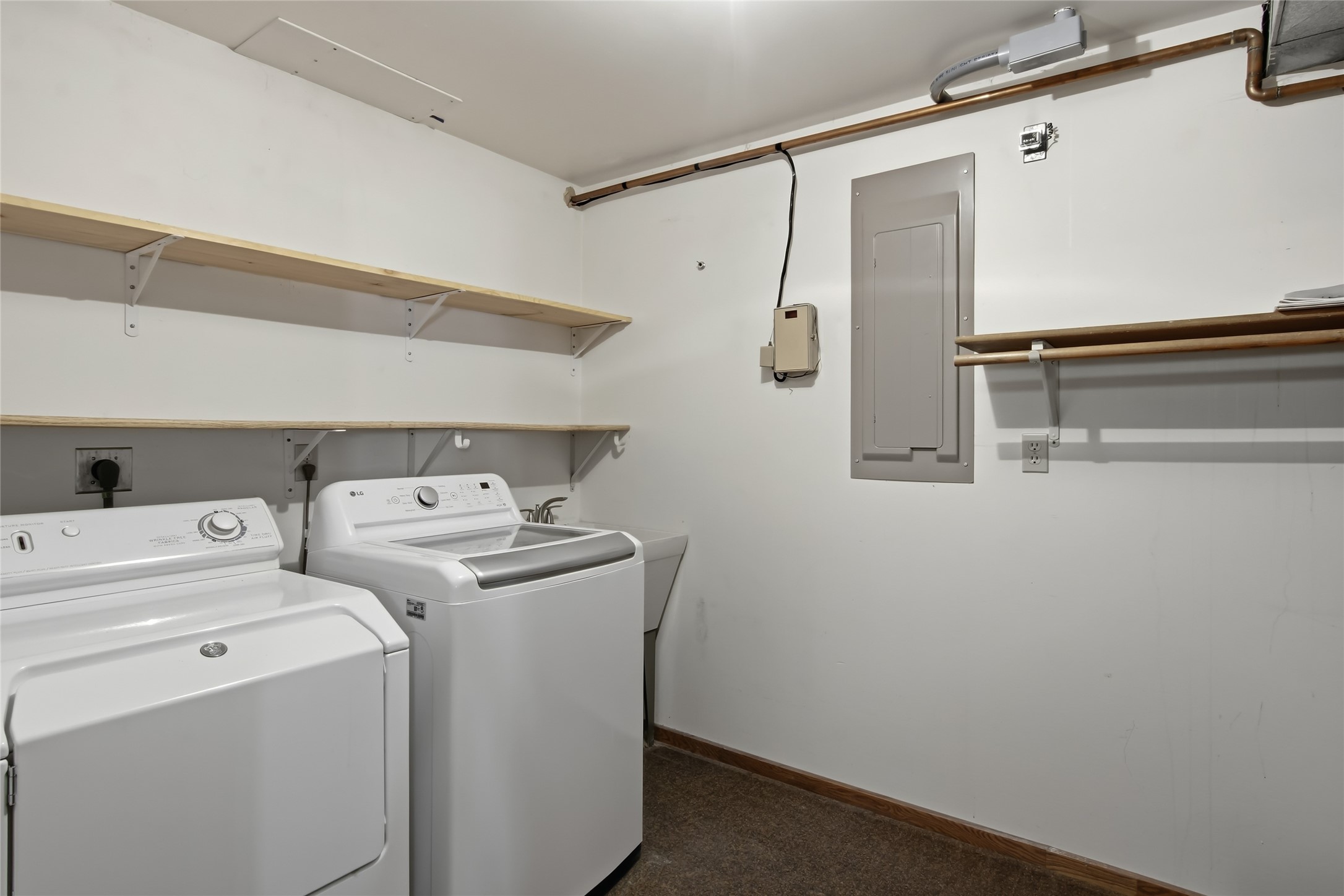 3728 Forest Heights Drive Property Photo 25