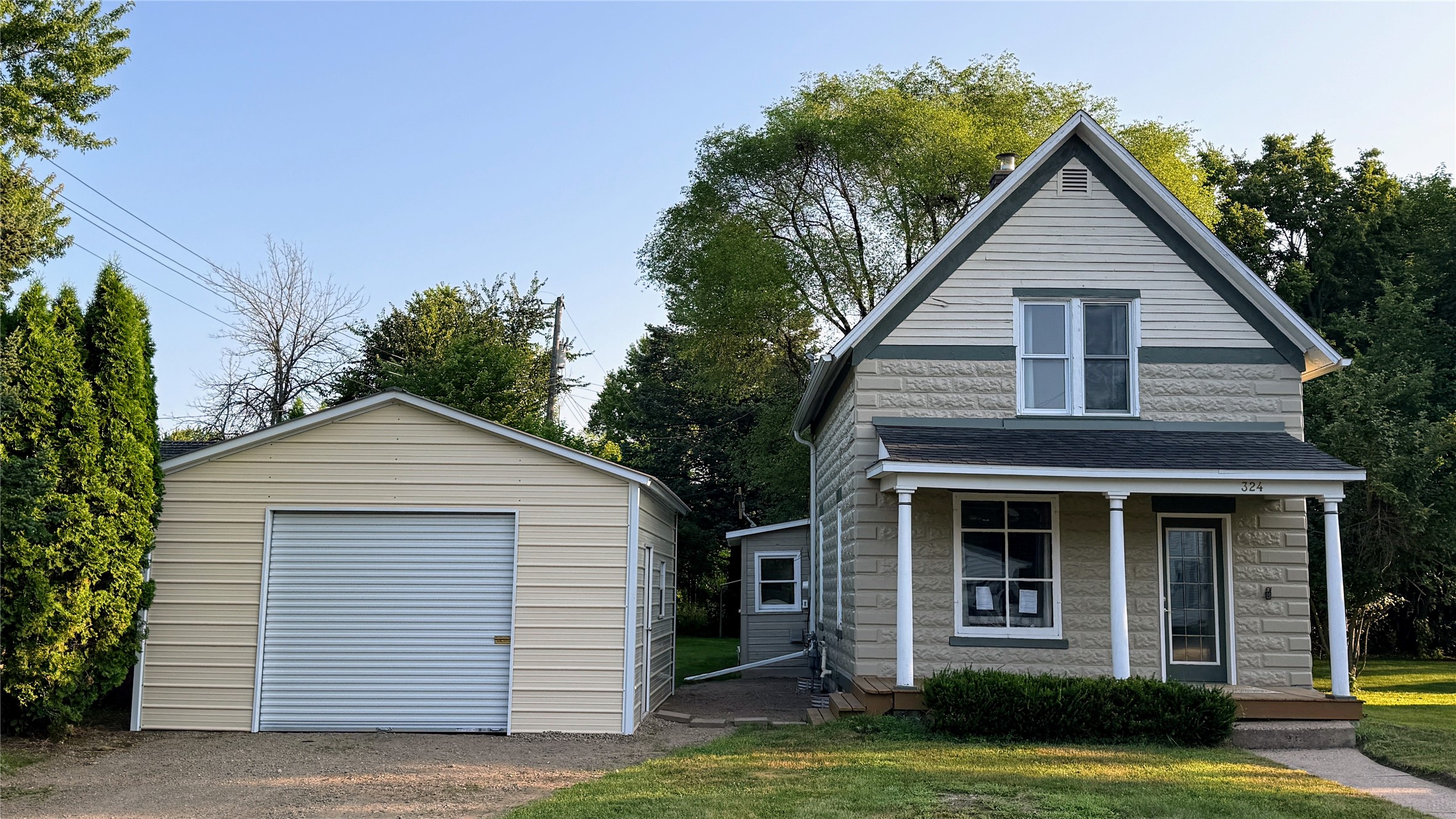 324 Mead Street Property Photo 1