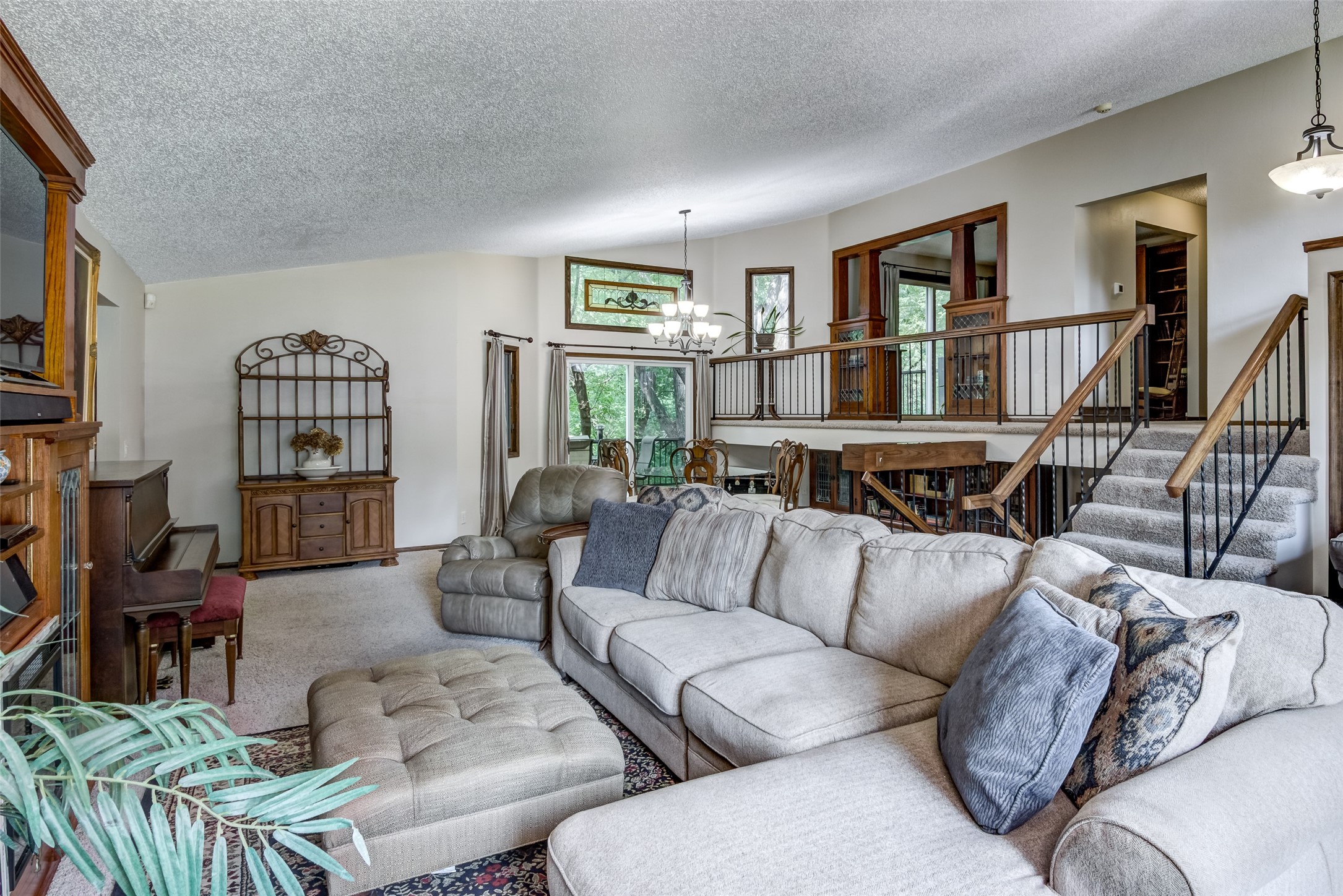 608 Manor Court Property Photo 14