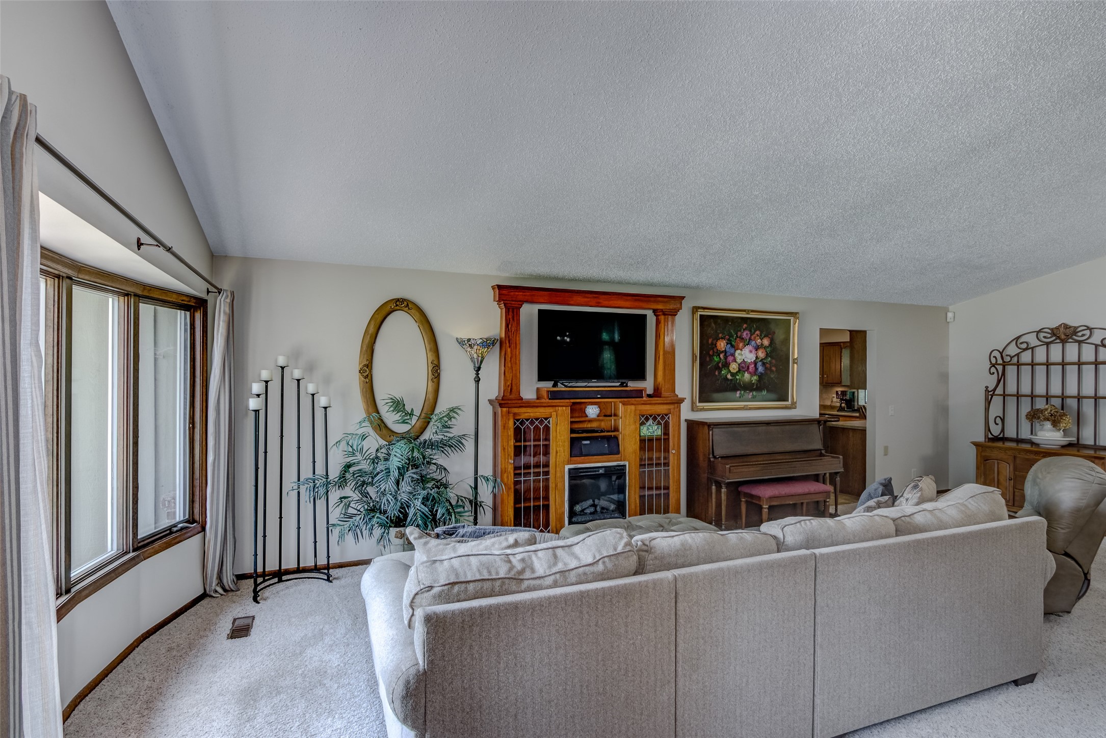 608 Manor Court Property Photo 16