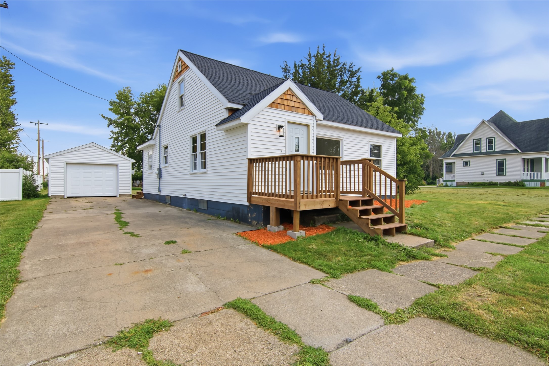 124 S Victory Street Property Photo 2