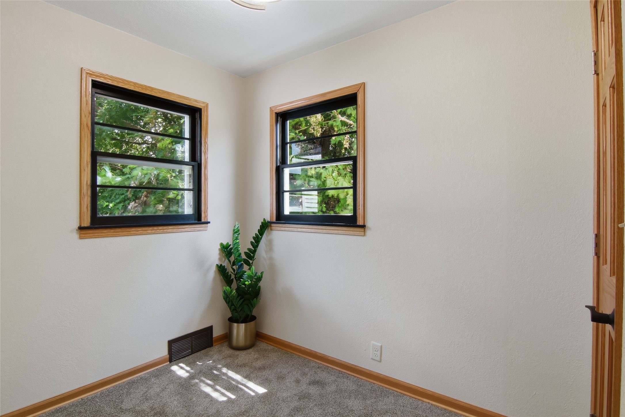 124 S Victory Street Property Photo 22