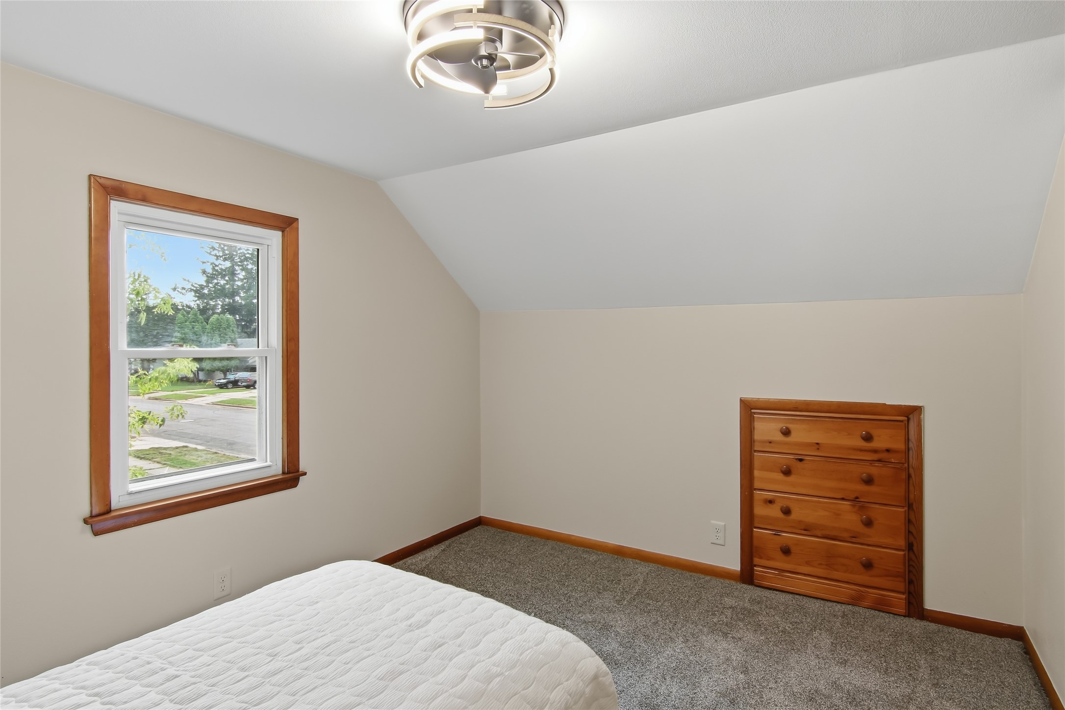 124 S Victory Street Property Photo 29