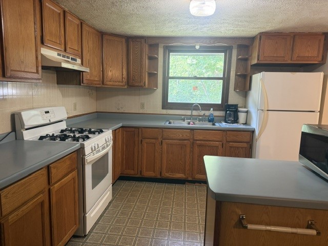 7694n Fox Avenue Property Photo 3