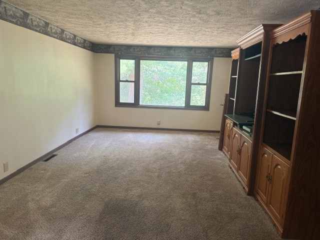 7694n Fox Avenue Property Photo 4