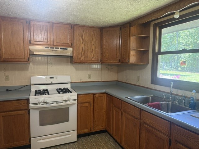 7694n Fox Avenue Property Photo 7