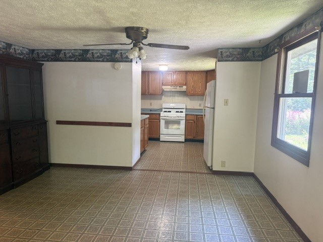 7694n Fox Avenue Property Photo 9