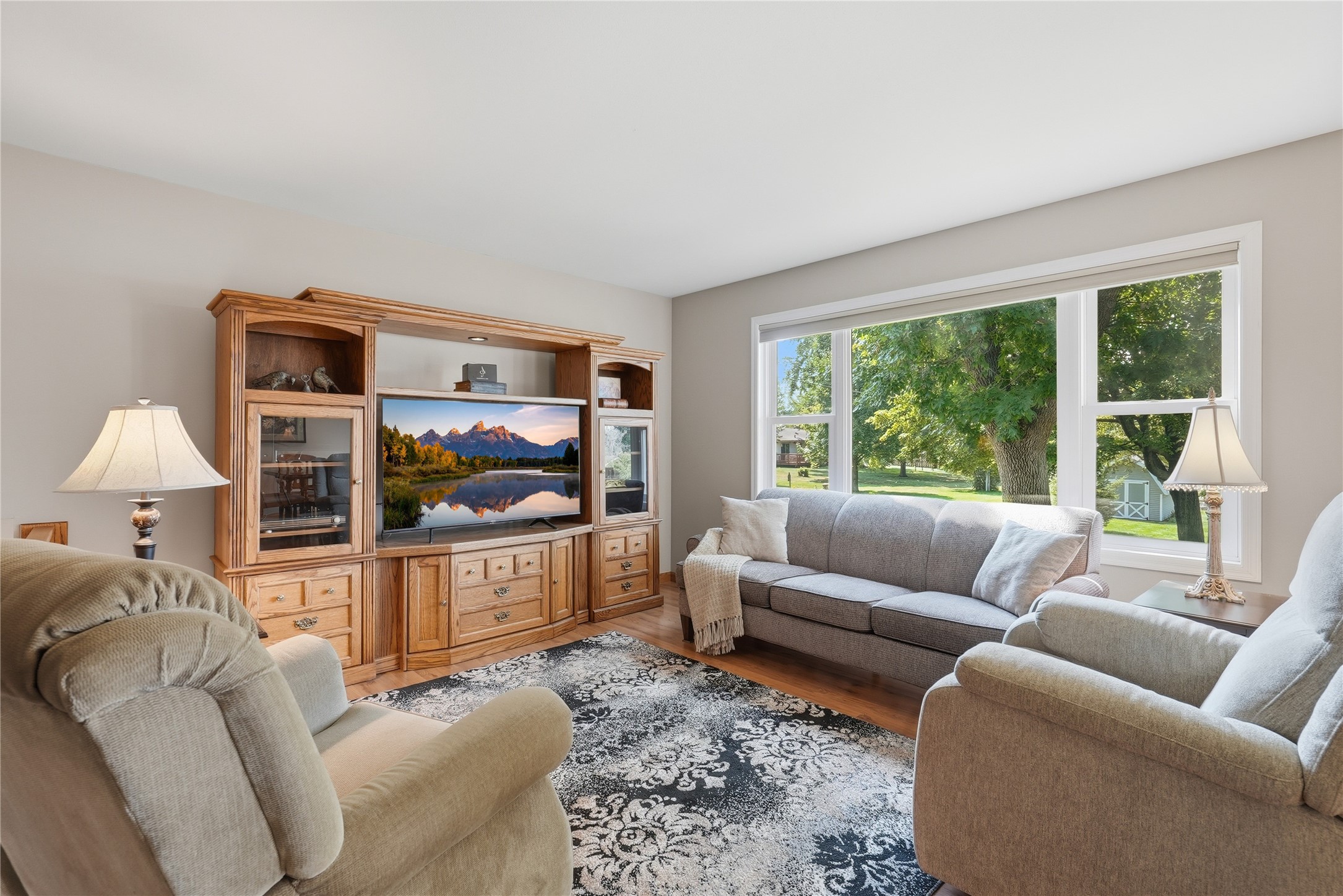 1105 Barry Avenue Property Photo 4