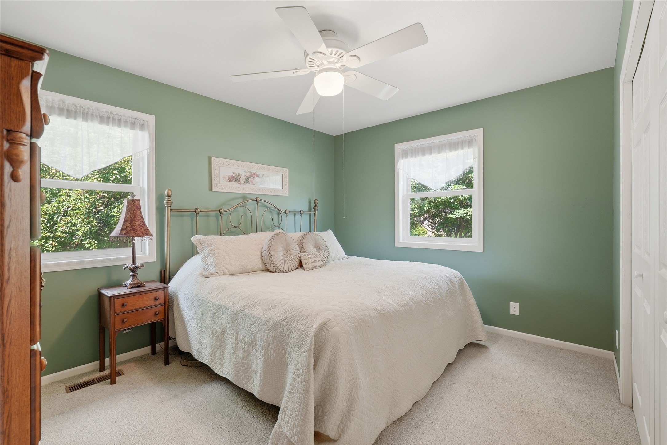 1105 Barry Avenue Property Photo 10