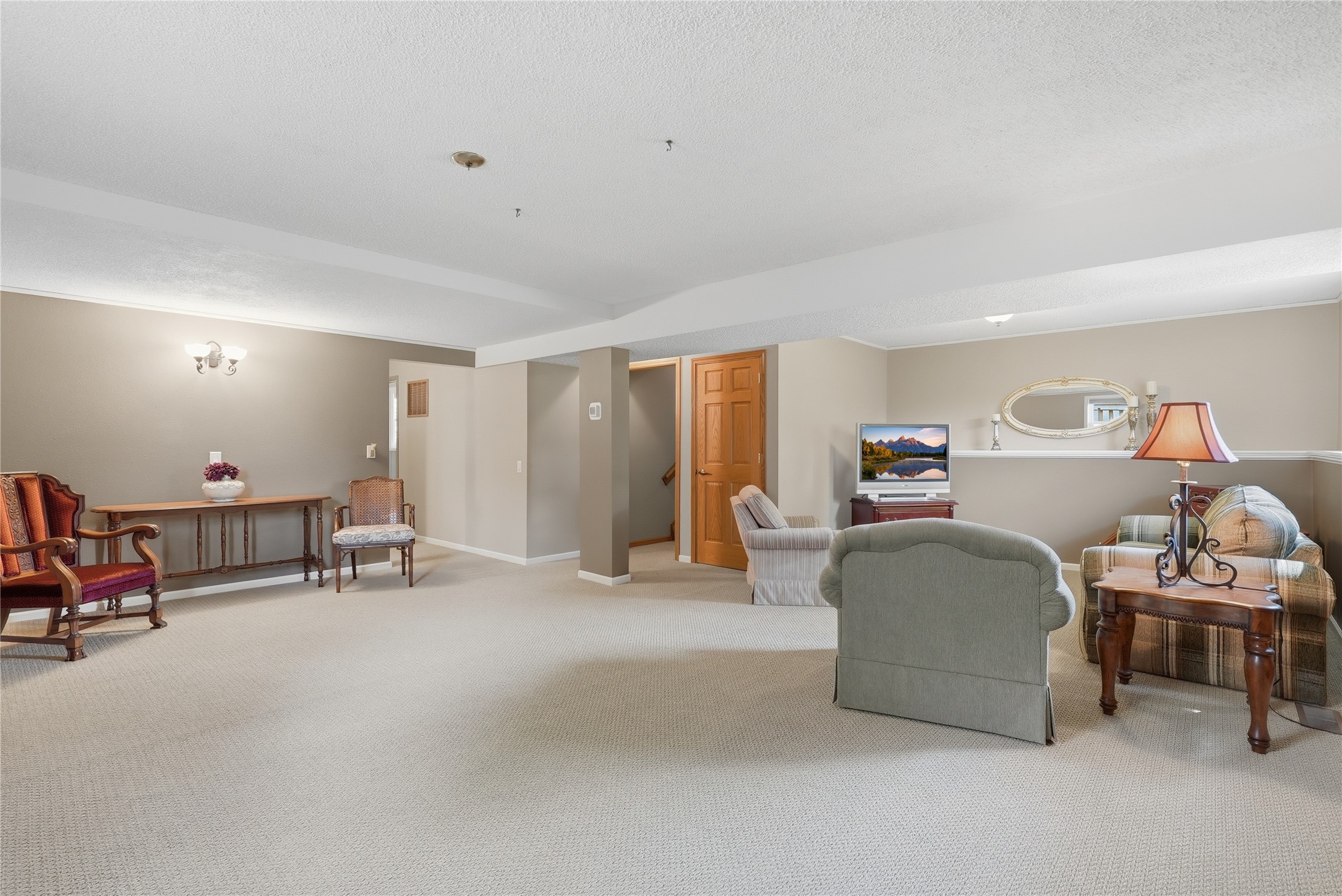 1105 Barry Avenue Property Photo 18