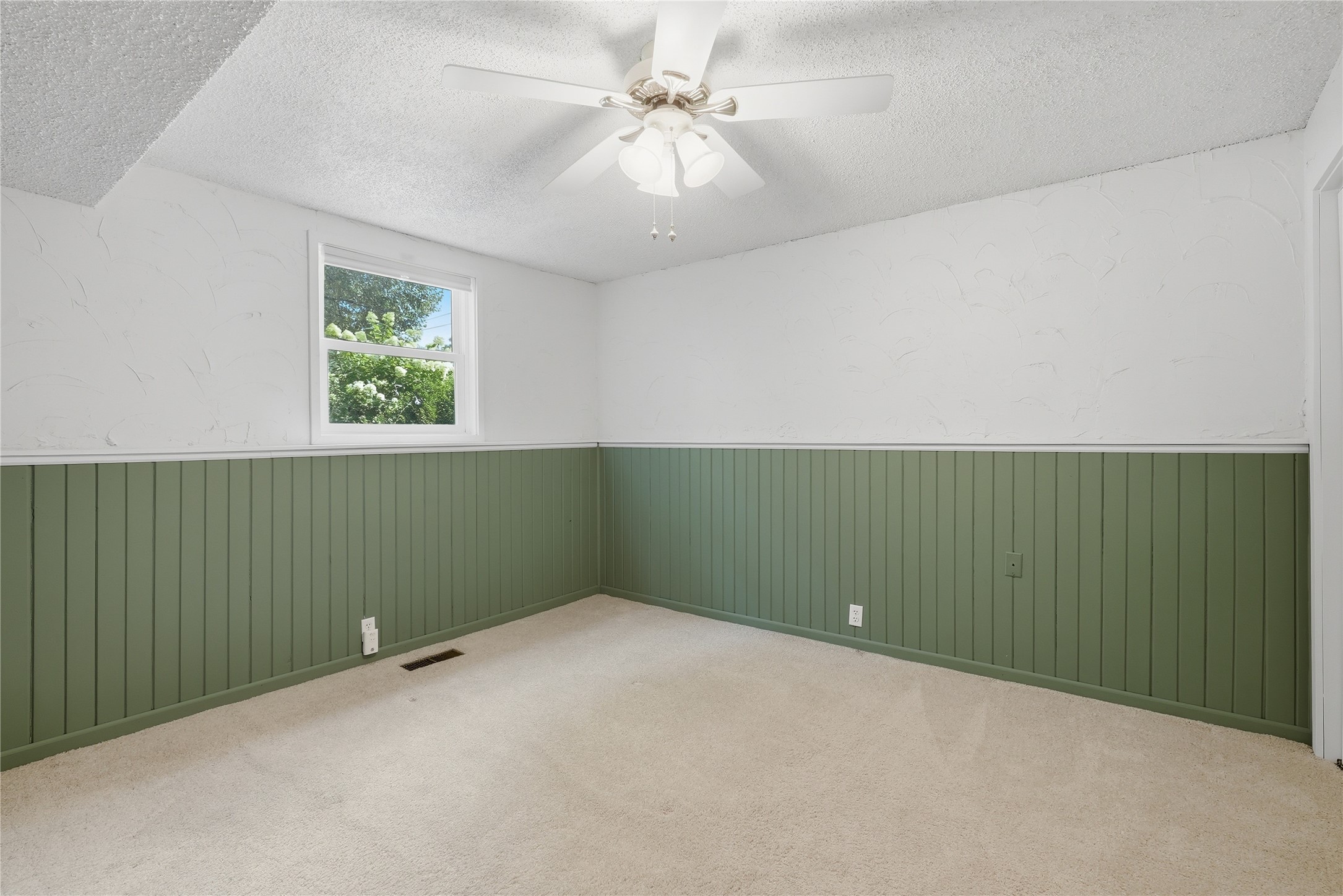 1105 Barry Avenue Property Photo 20