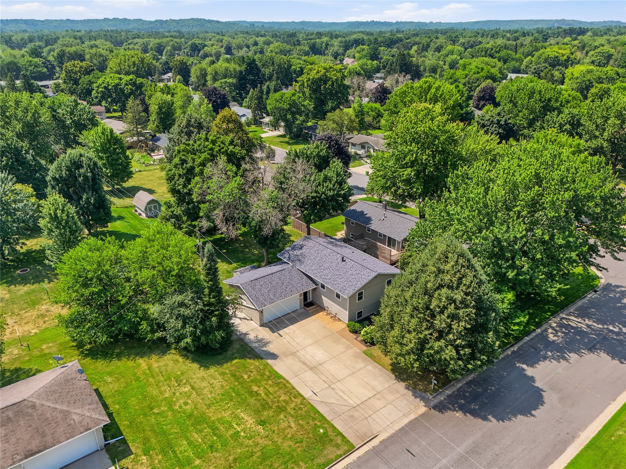 1105 Barry Avenue Property Photo 32