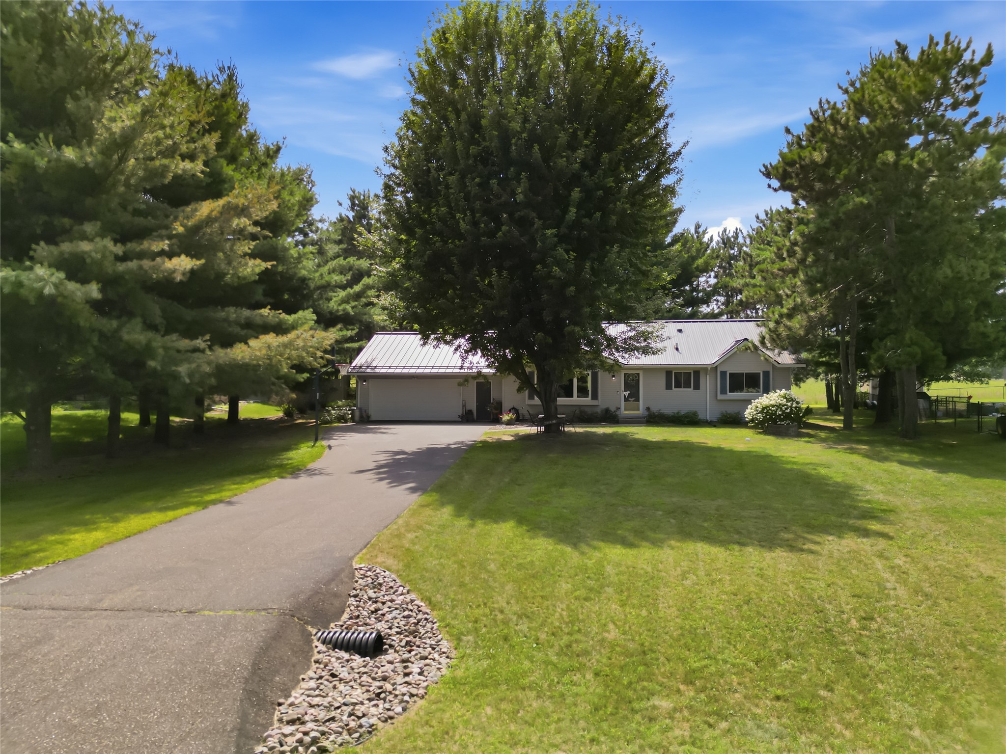 6903 Julius Drive Property Photo 1