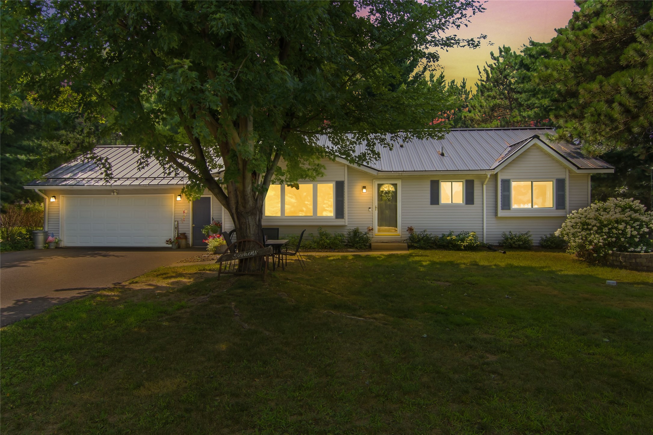6903 Julius Drive Property Photo 3