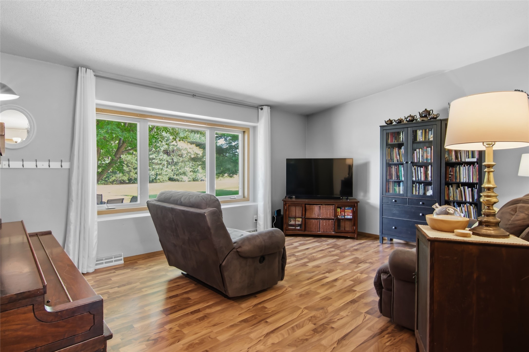 6903 Julius Drive Property Photo 11