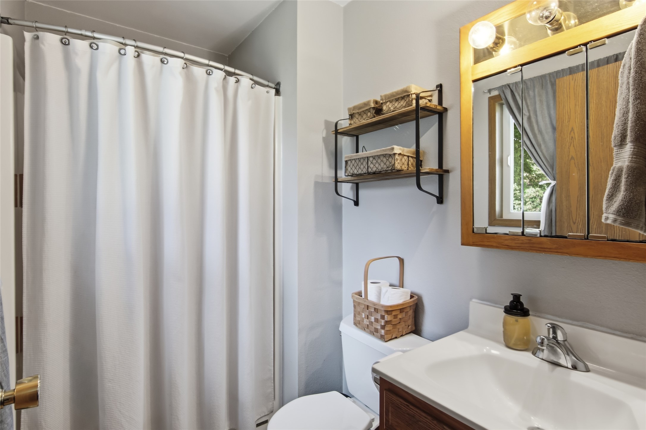 6903 Julius Drive Property Photo 16