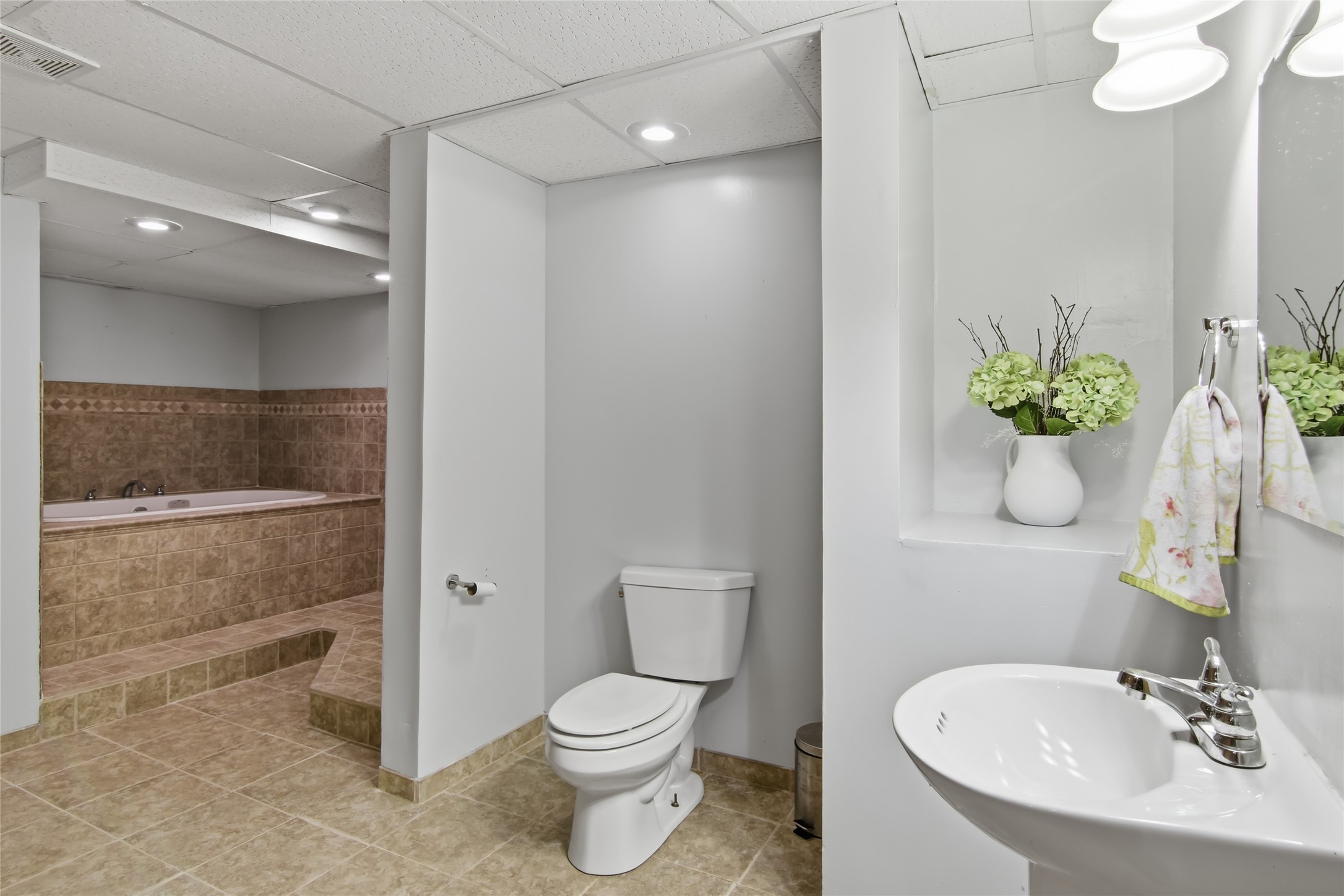 6903 Julius Drive Property Photo 18