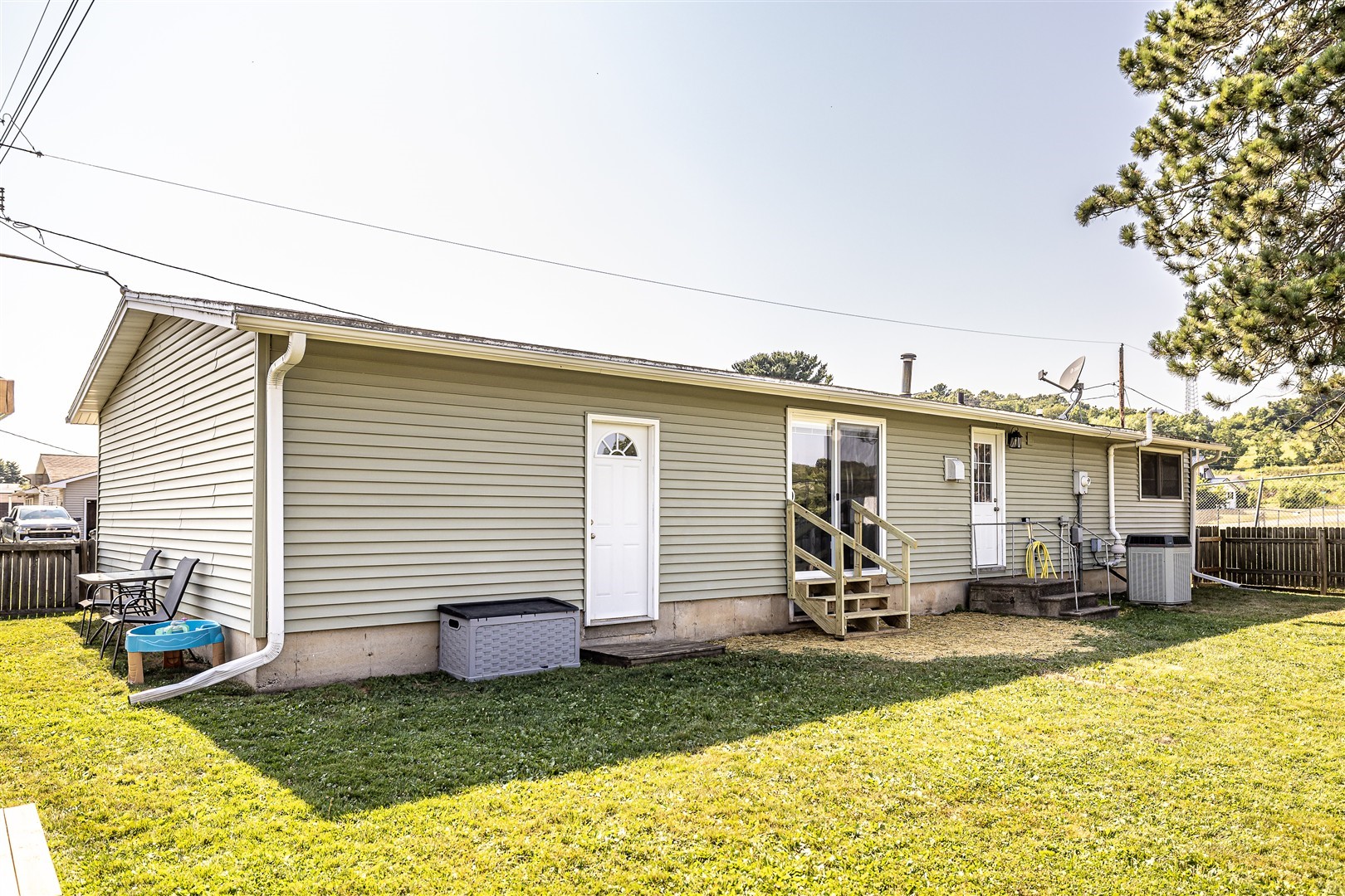 132 Elder Street Property Photo 2