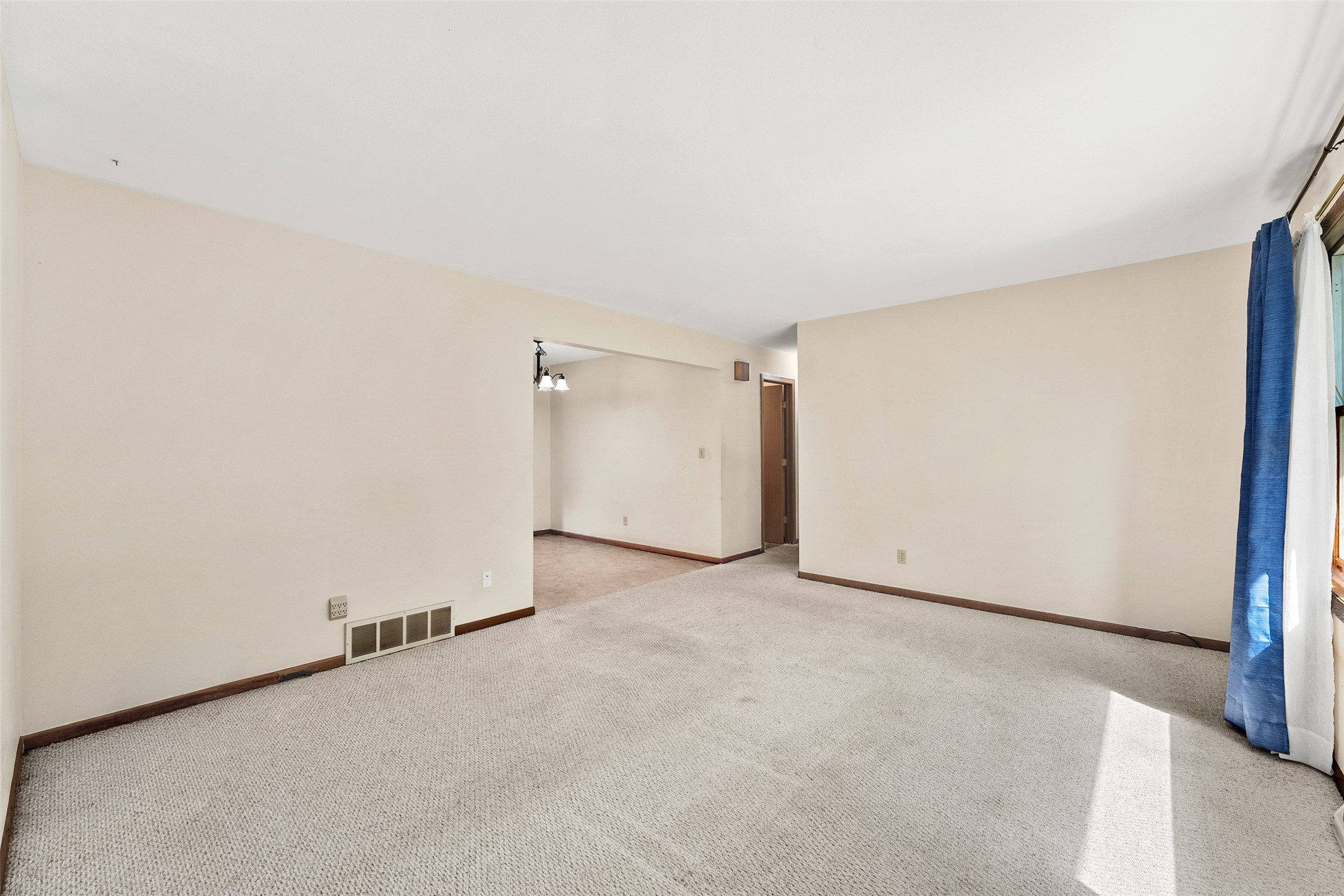 280 N 3rd Avenue Property Photo 12