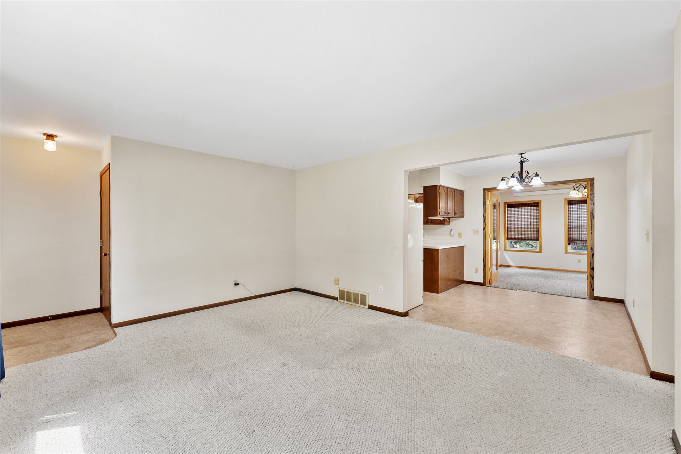 280 N 3rd Avenue Property Photo 14