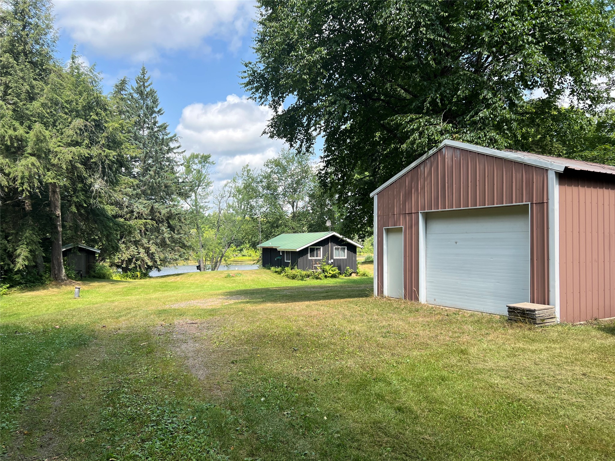 6123n Dog Patch Road Property Photo 1