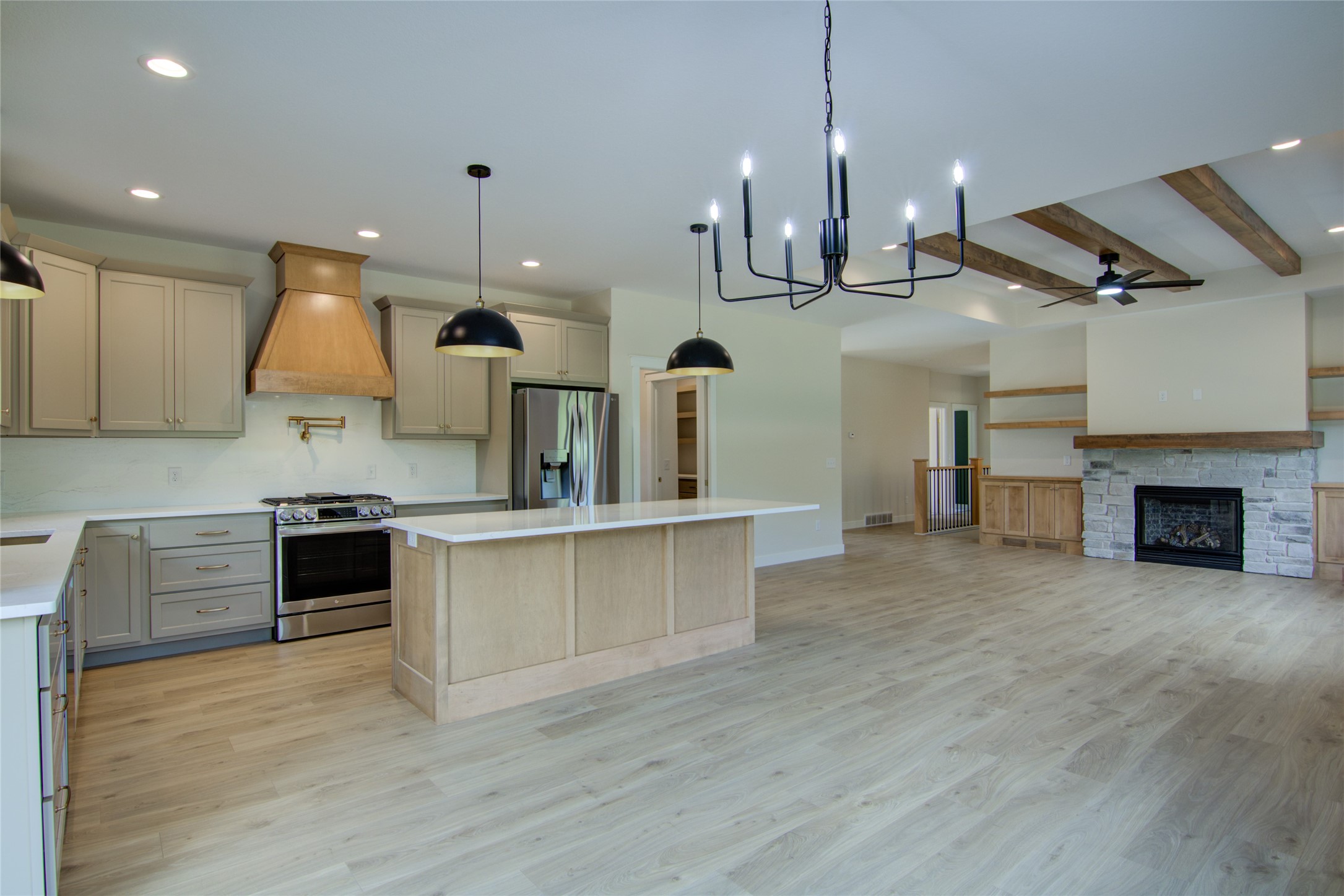 380 Roma Street Property Photo 15