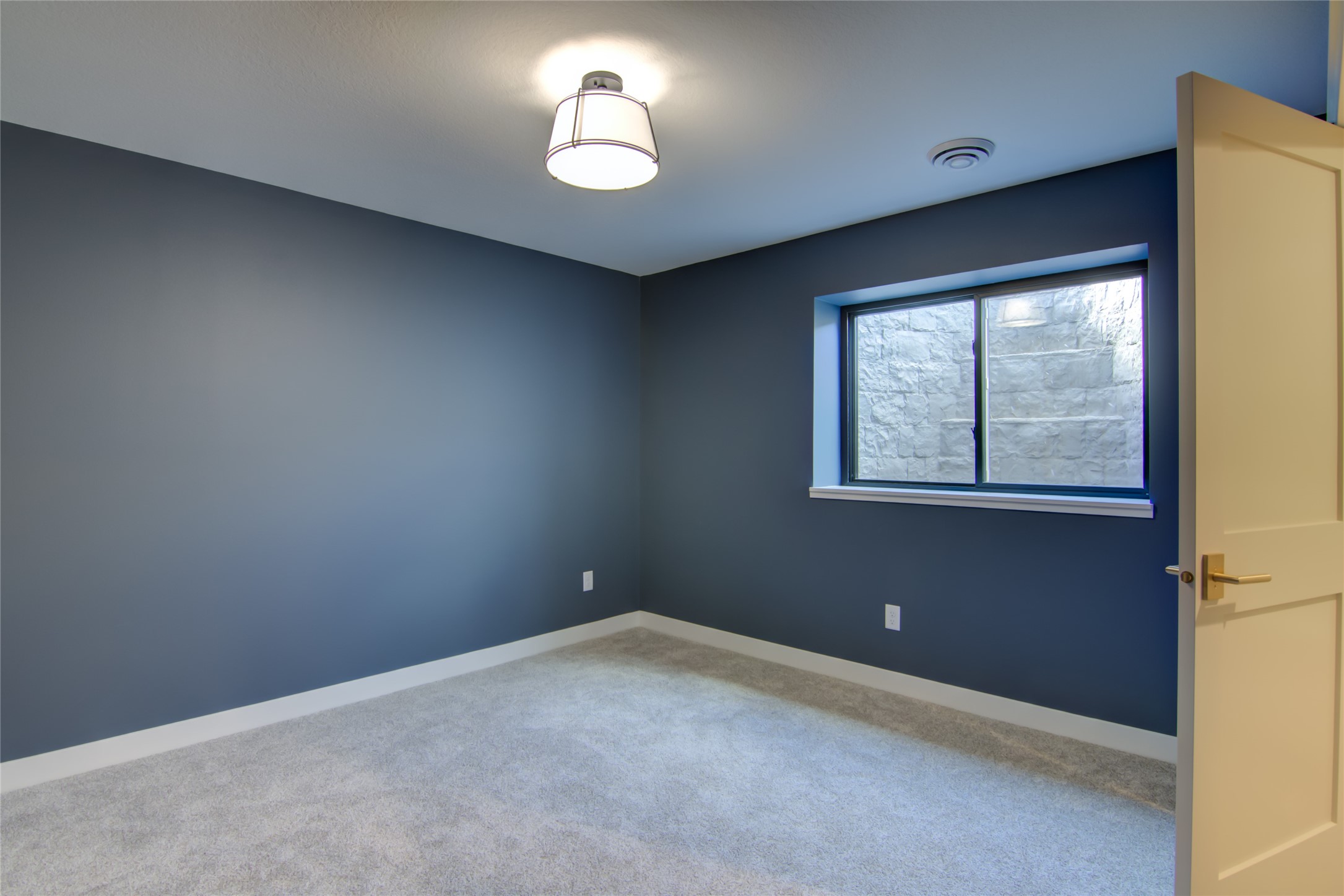 380 Roma Street Property Photo 22