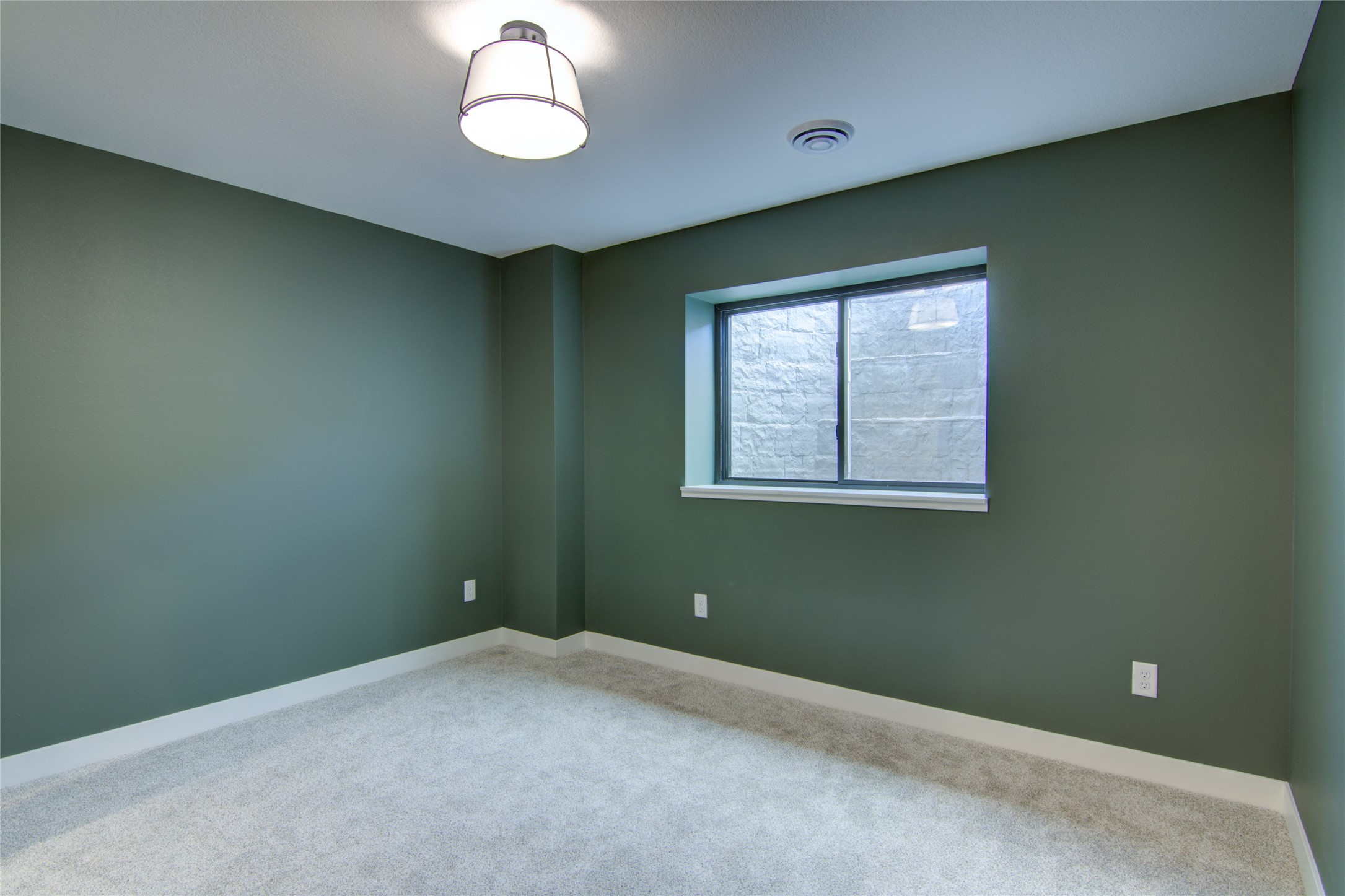 380 Roma Street Property Photo 24