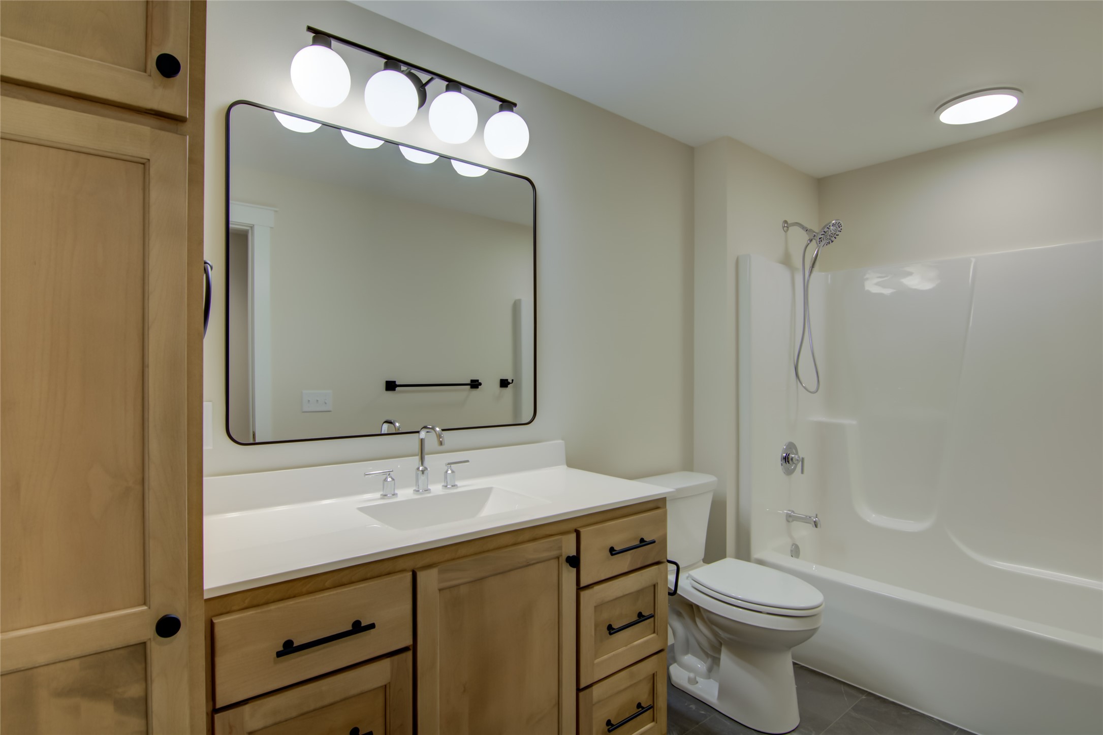 380 Roma Street Property Photo 28