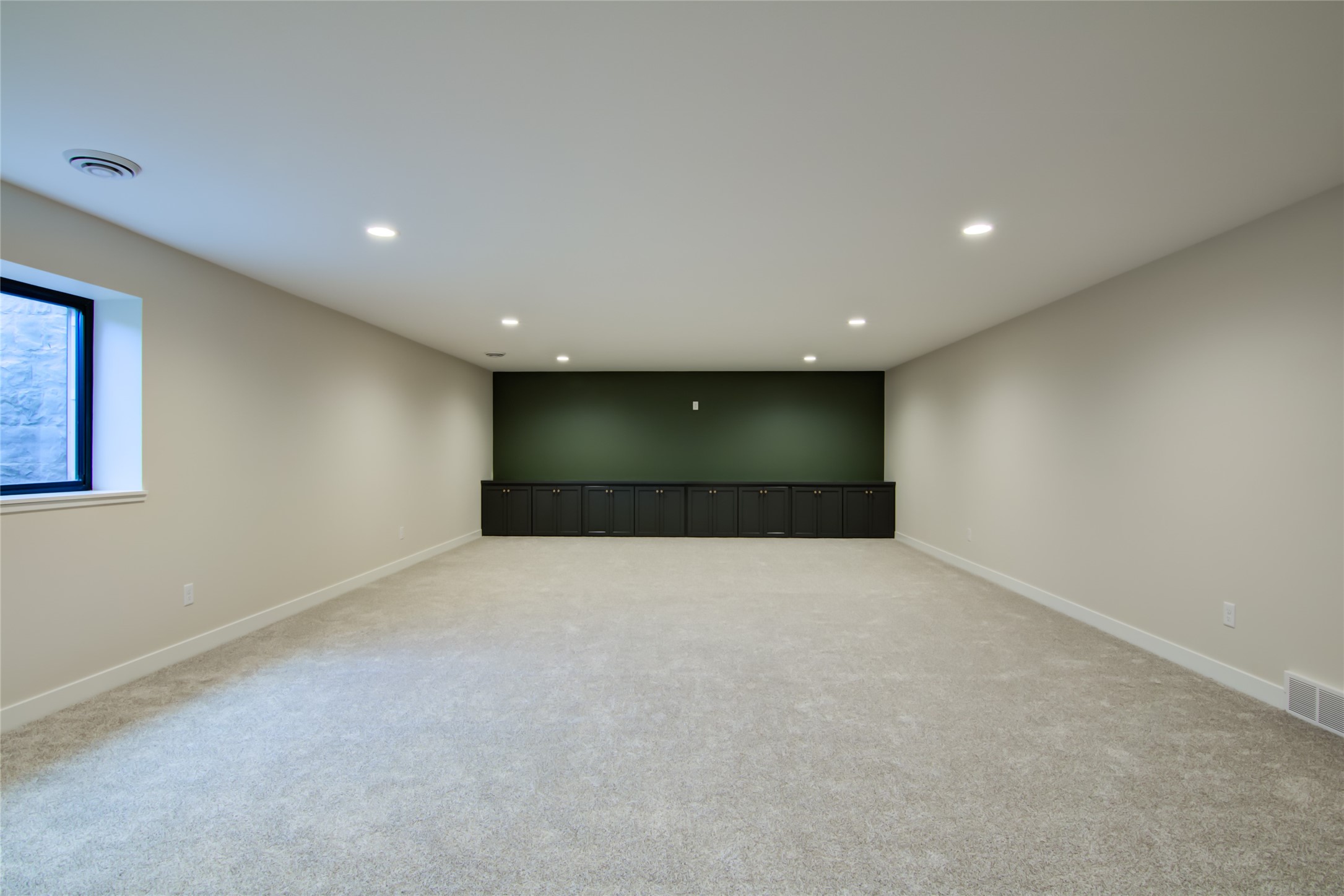380 Roma Street Property Photo 29