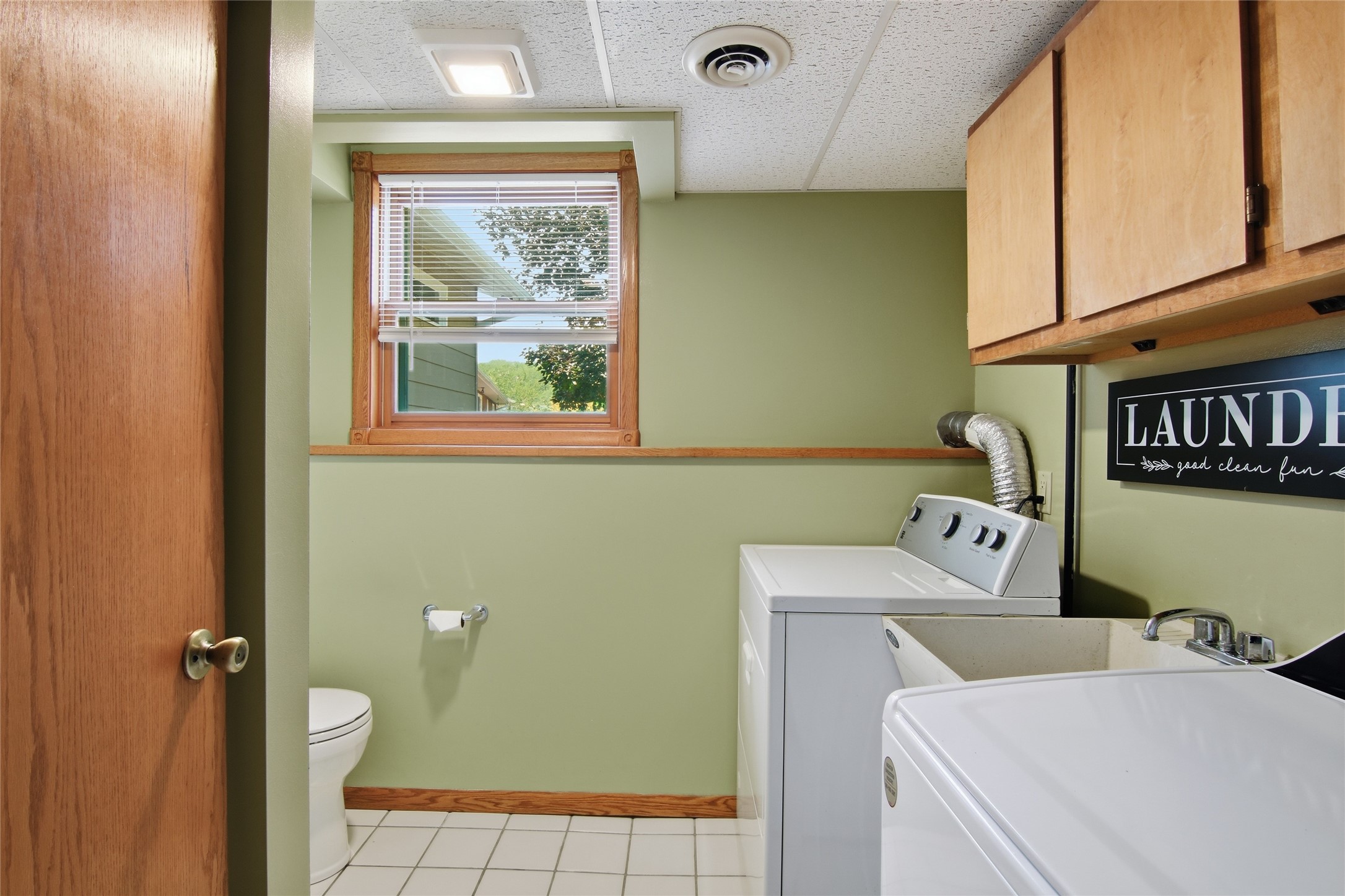 2111 Carter Street Property Photo 24