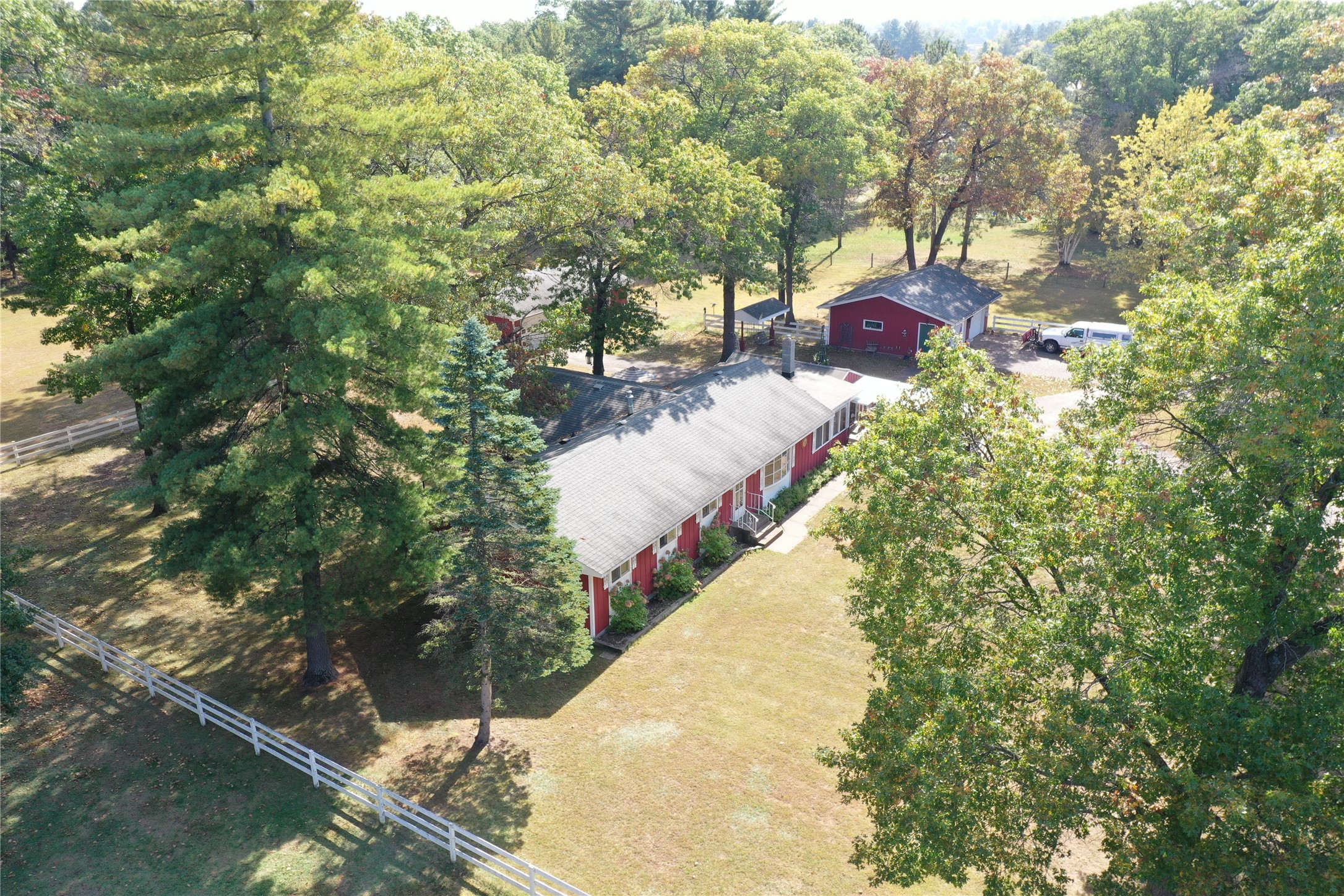 616 Nelson Street N Property Photo 4