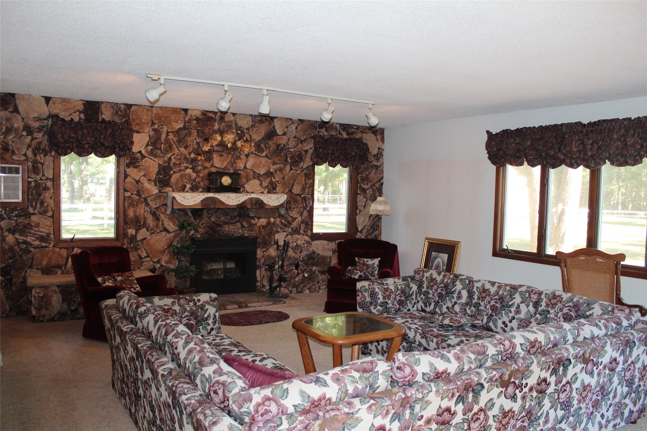 616 Nelson Street N Property Photo 22