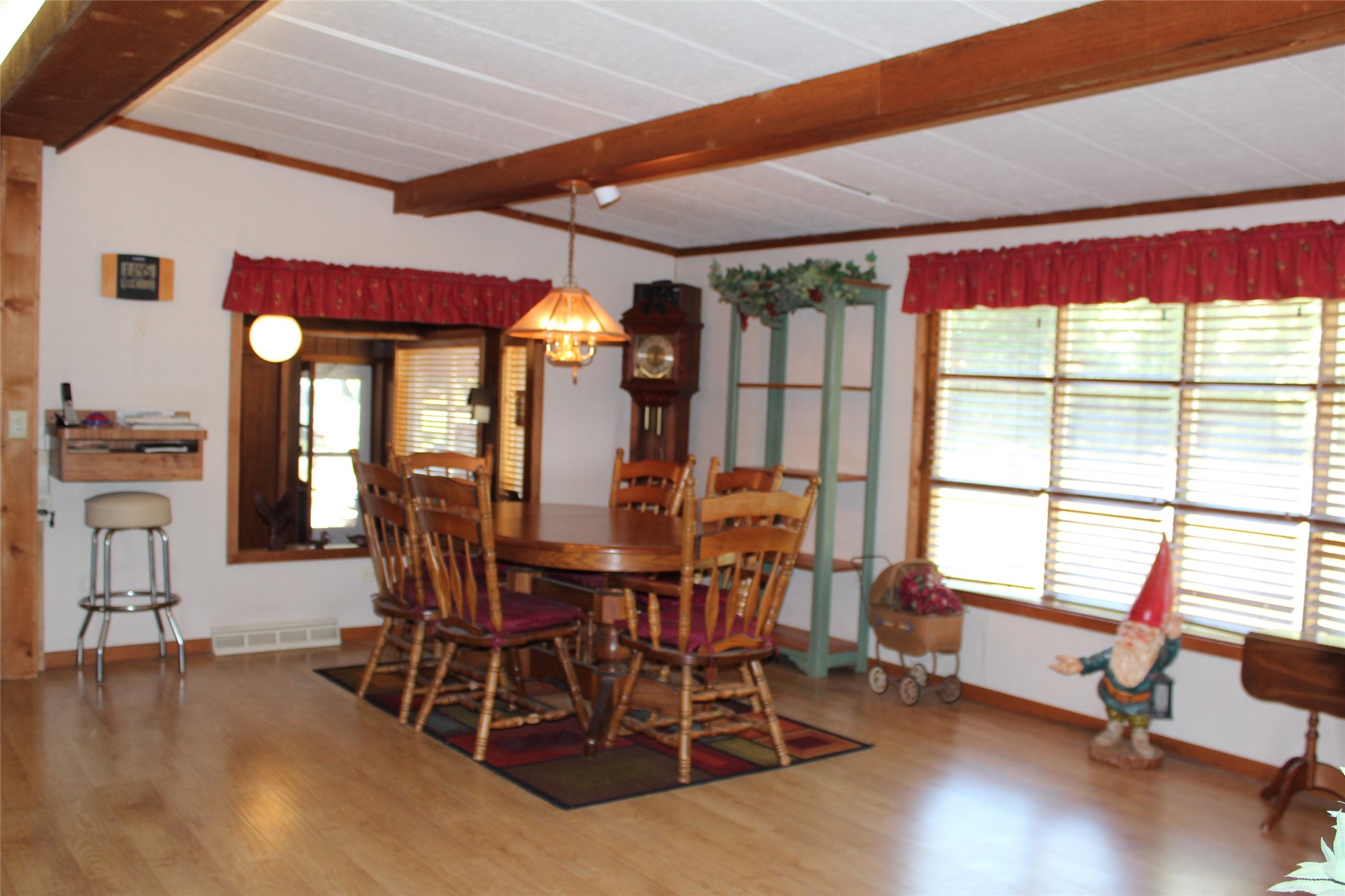 616 Nelson Street N Property Photo 23