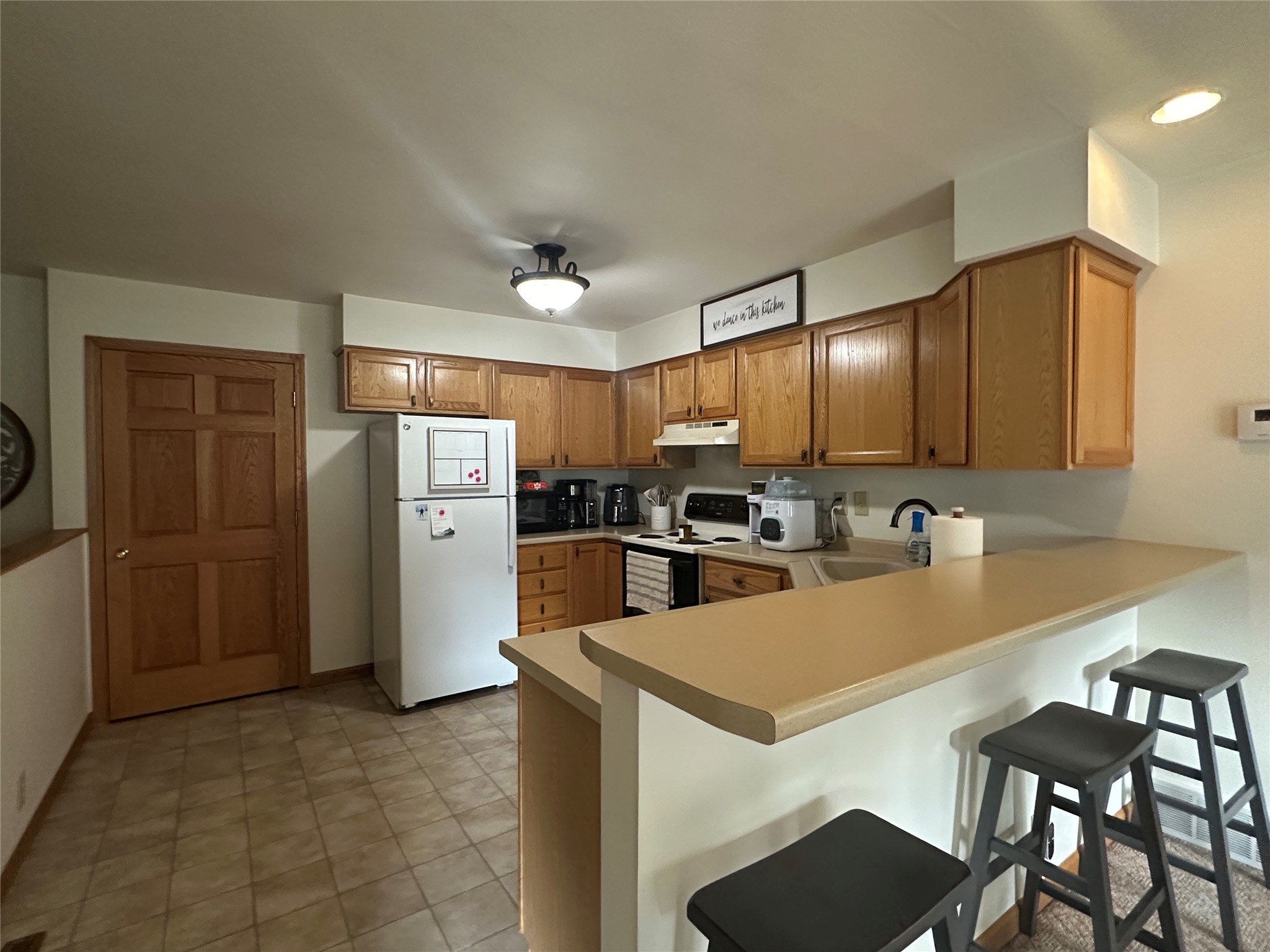 2250-2252 Frank Street 1-2 Property Photo 16