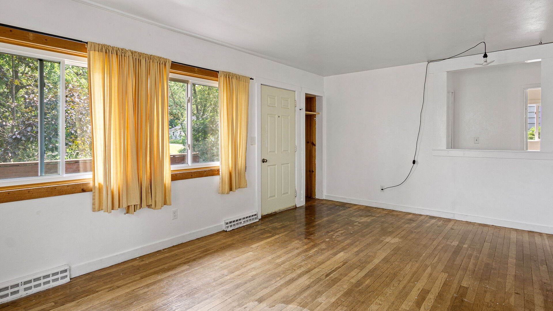920 Cedar Street Property Photo 5