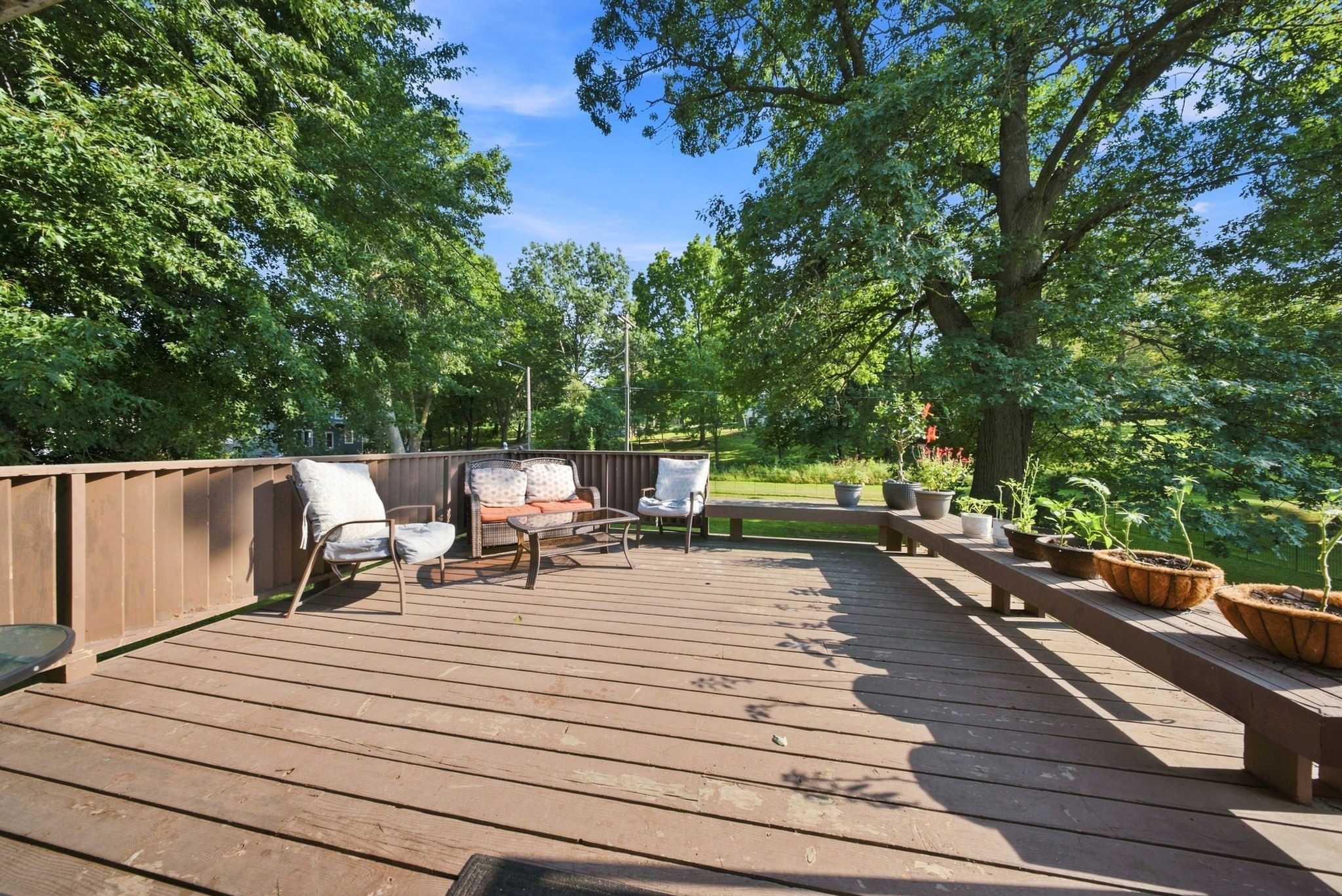 501 Oak Street W Property Photo 14