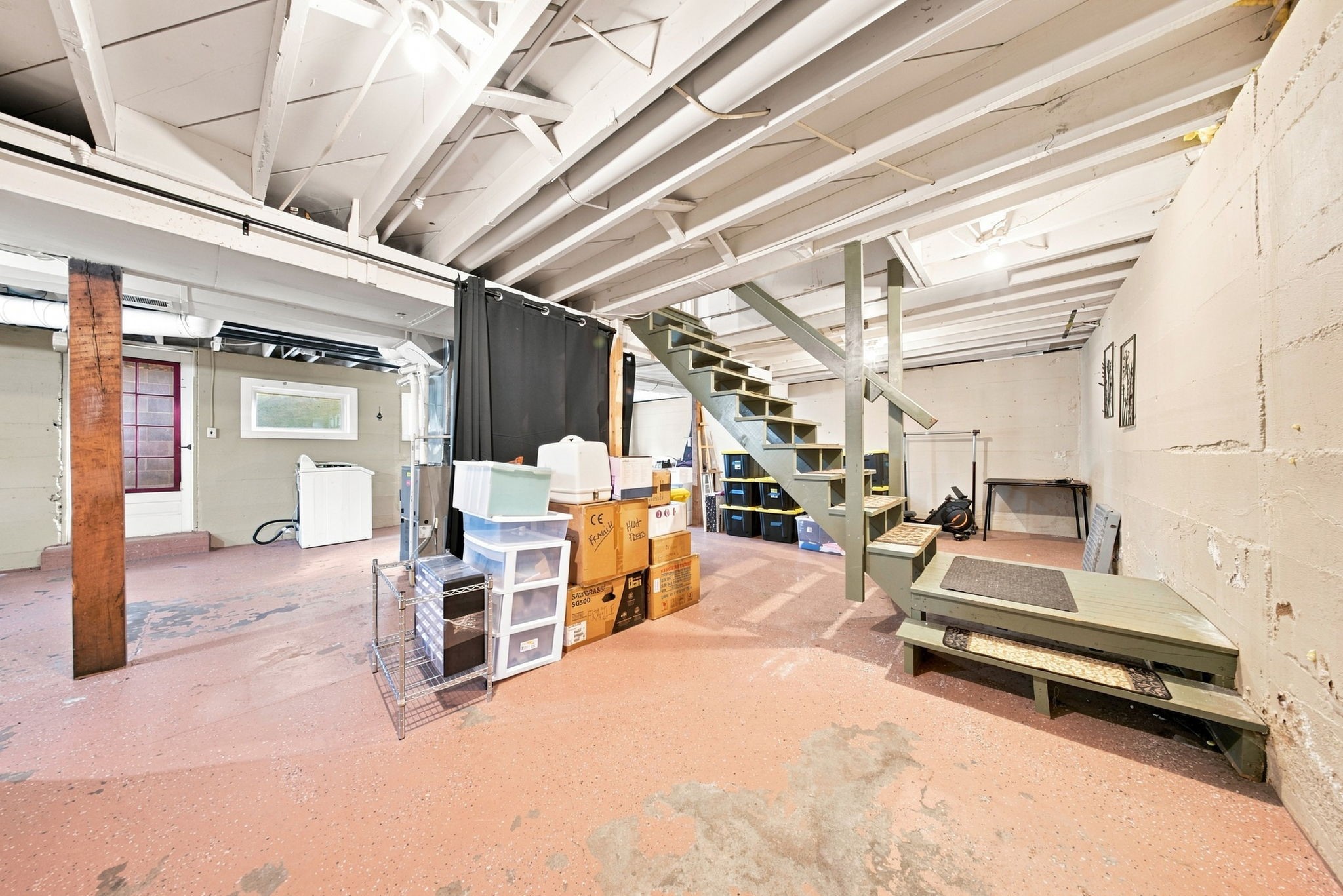 501 Oak Street W Property Photo 23