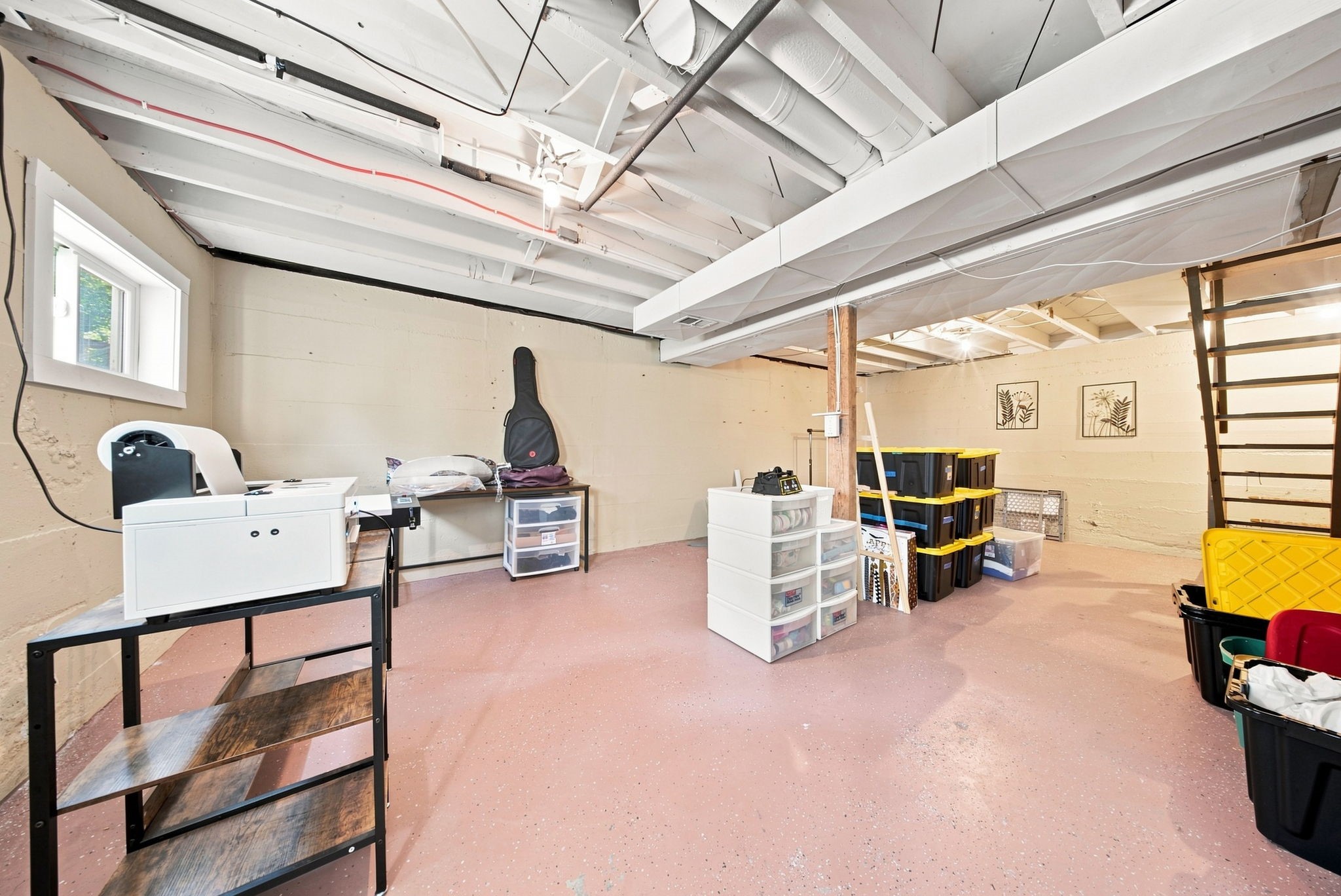 501 Oak Street W Property Photo 24
